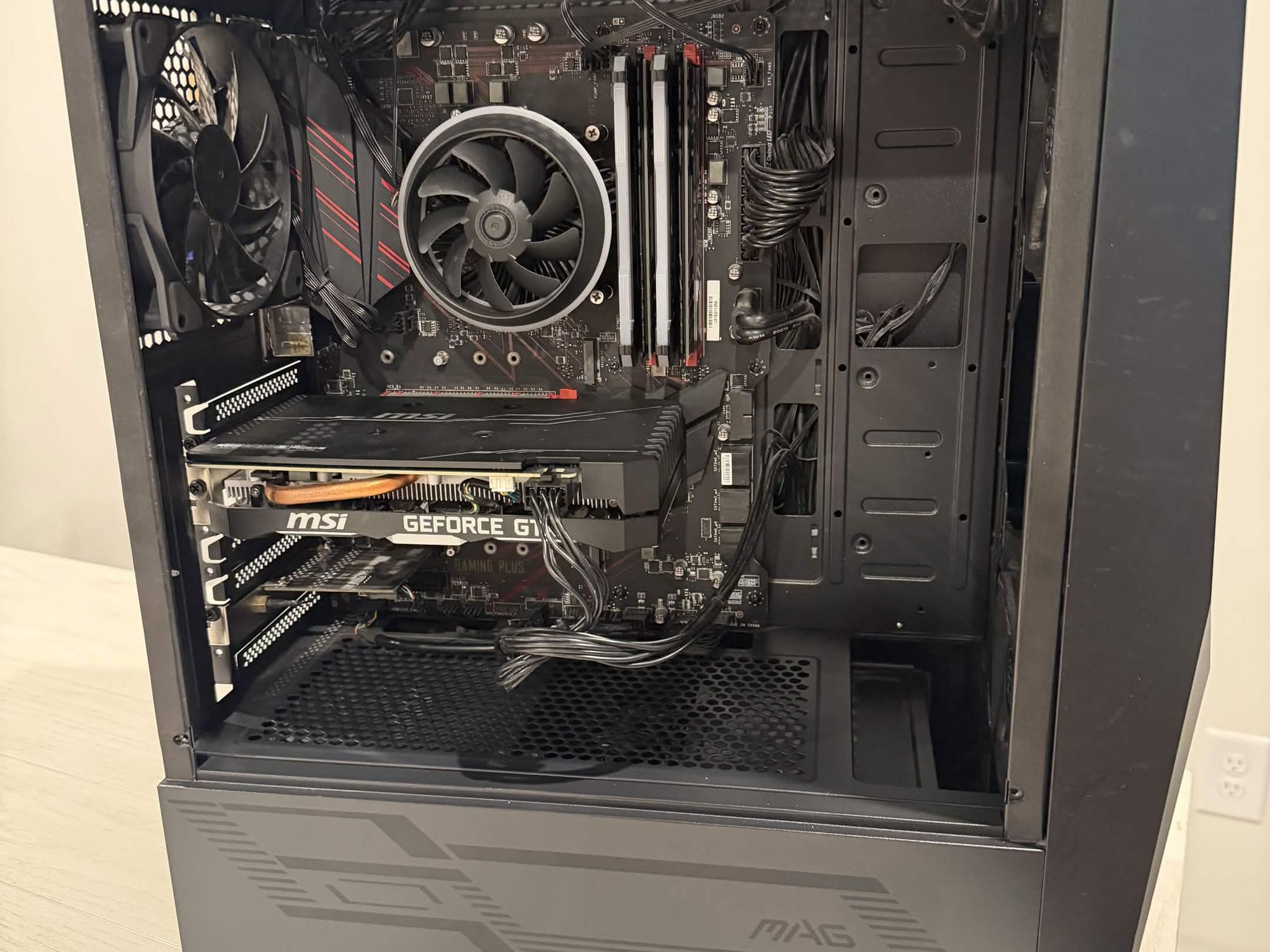 Custom PC - GeForce GTX 1660 SUPER//32GB RAM // Core i7-9700F // NO Memory