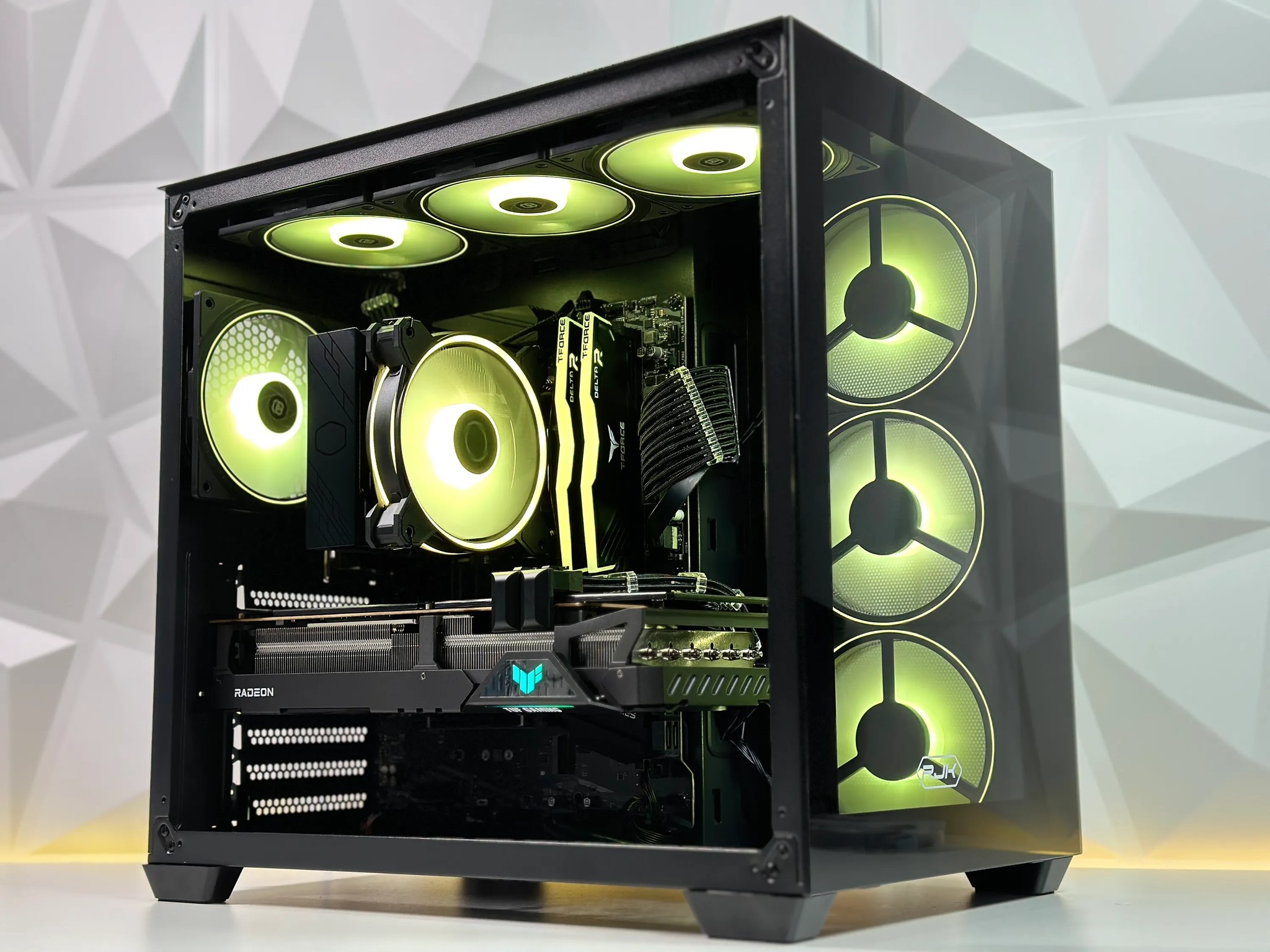 🫧📍Gaming PC↔️AMD RX 6700 XT 12 GB↔️AMD Ryzen 7 5700X 8 core↔️32GB DDR4 ↔️ 1TB SSD NVME