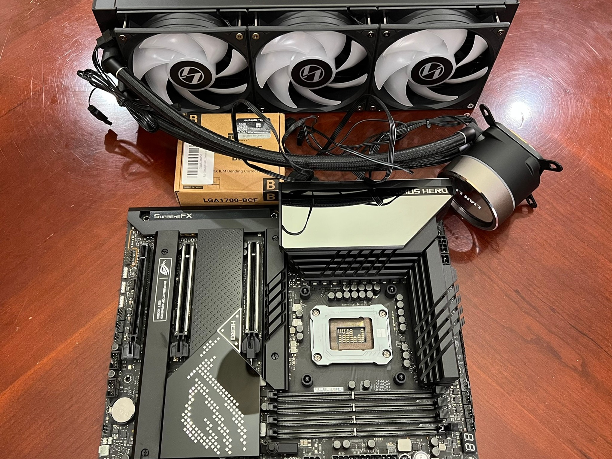 ROG MAXIMUS Z790 HERO BUNDLE WITH 360 AIO.