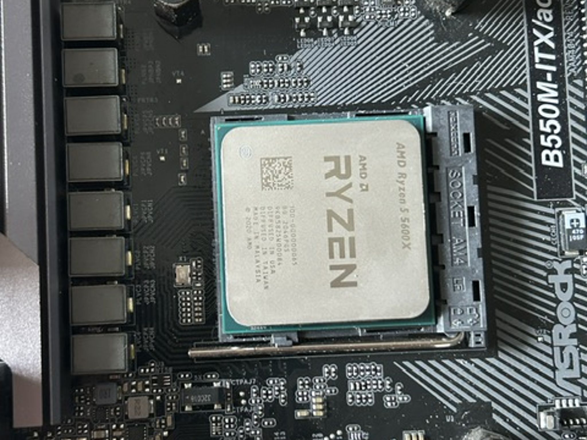 Ryzen 5 5600X / ASRock B550M-ITX/ac  / Cooler Master Hyper 212 Combo