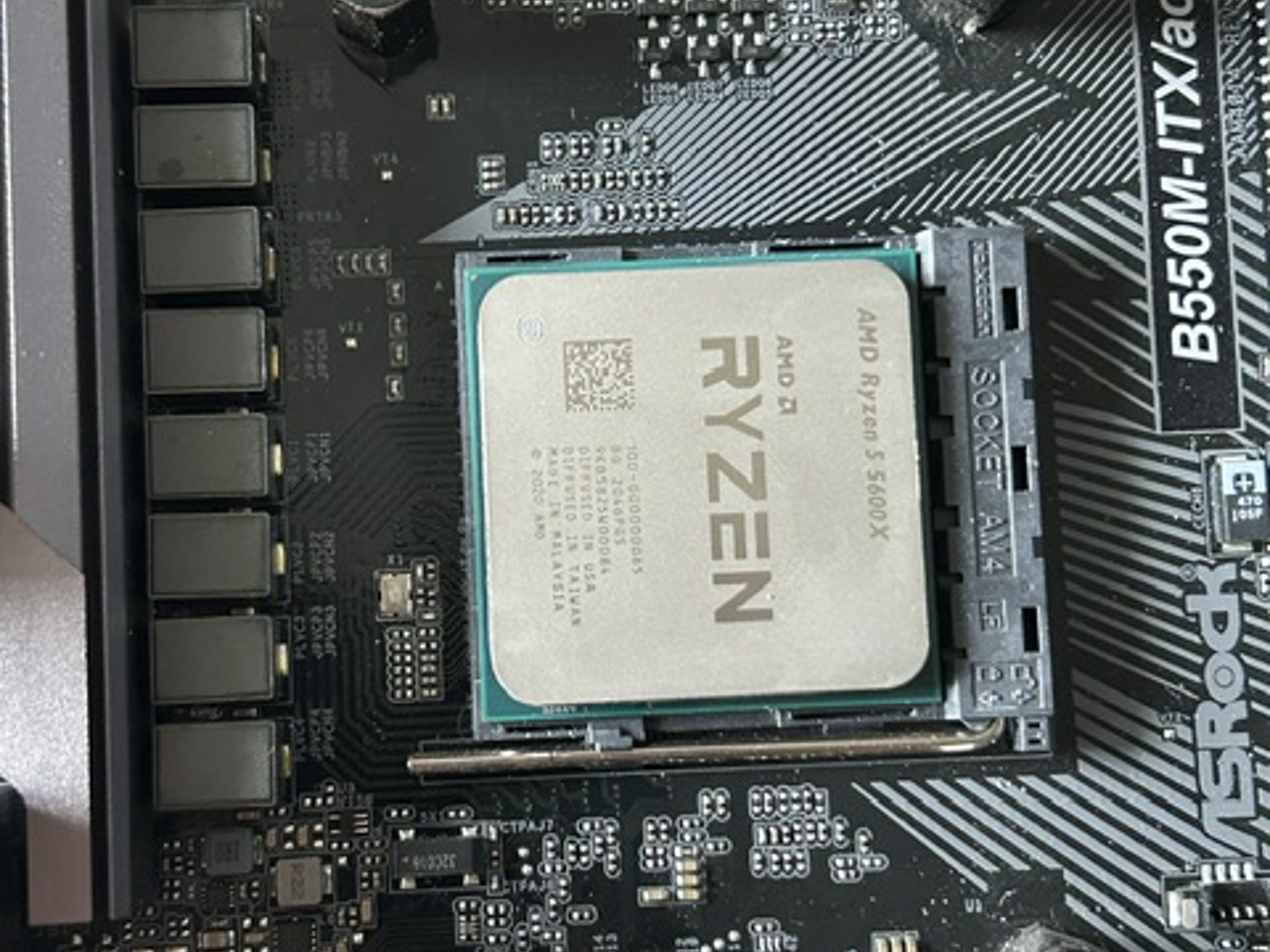 Ryzen 5 5600X / ASRock B550M-ITX/ac  / Cooler Master Hyper 212 Combo