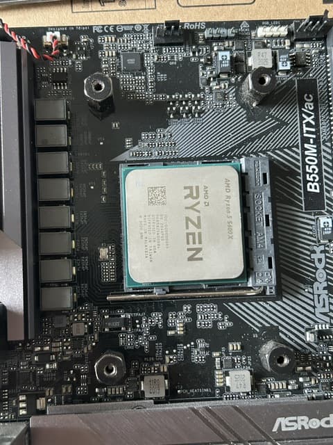 Ryzen 5 5600X / ASRock B550M-ITX/ac  / Cooler Master Hyper 212 Combo