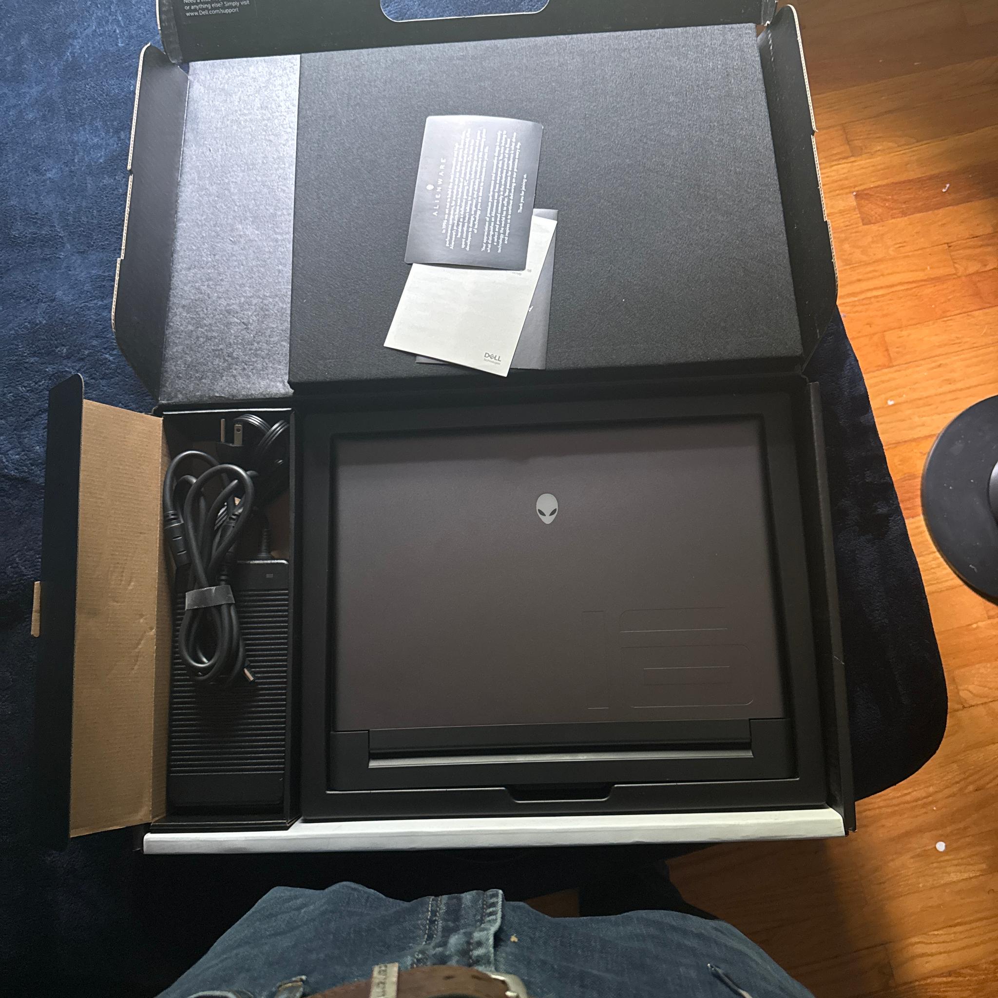 Alienware M16 QHD+ Gaming Laptop