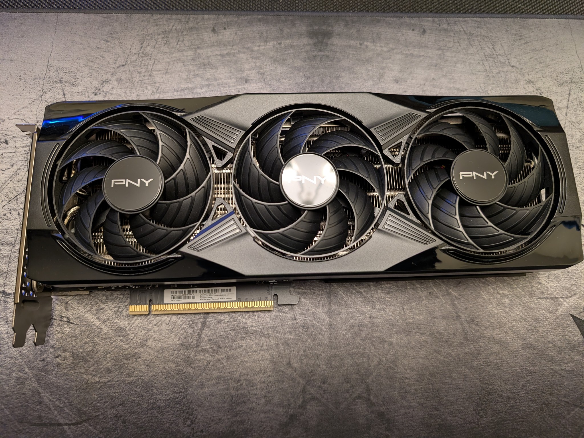 PNY GeForce RTX 5070 Overclocked Triple Fan