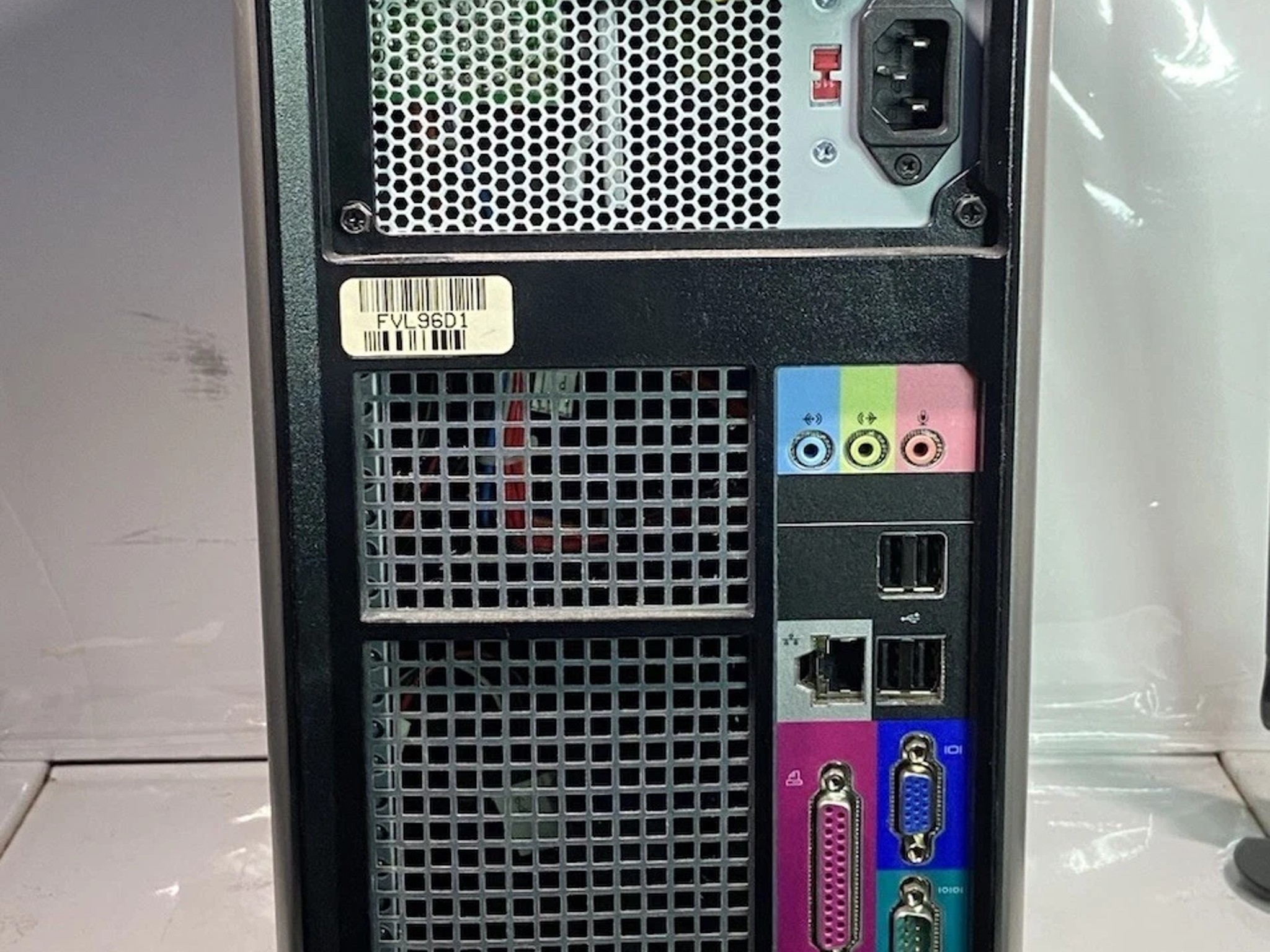Dell OptiPlex 320 Tower 2GB Ram Pentium 4 DVD, USB 2.0 VGA Windows 7 Pro