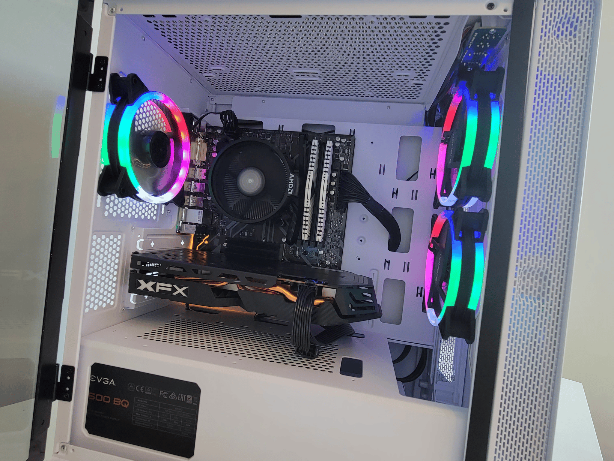 Newly Built Budget Gaming PC Ryzen 5 2600X / Rx 580