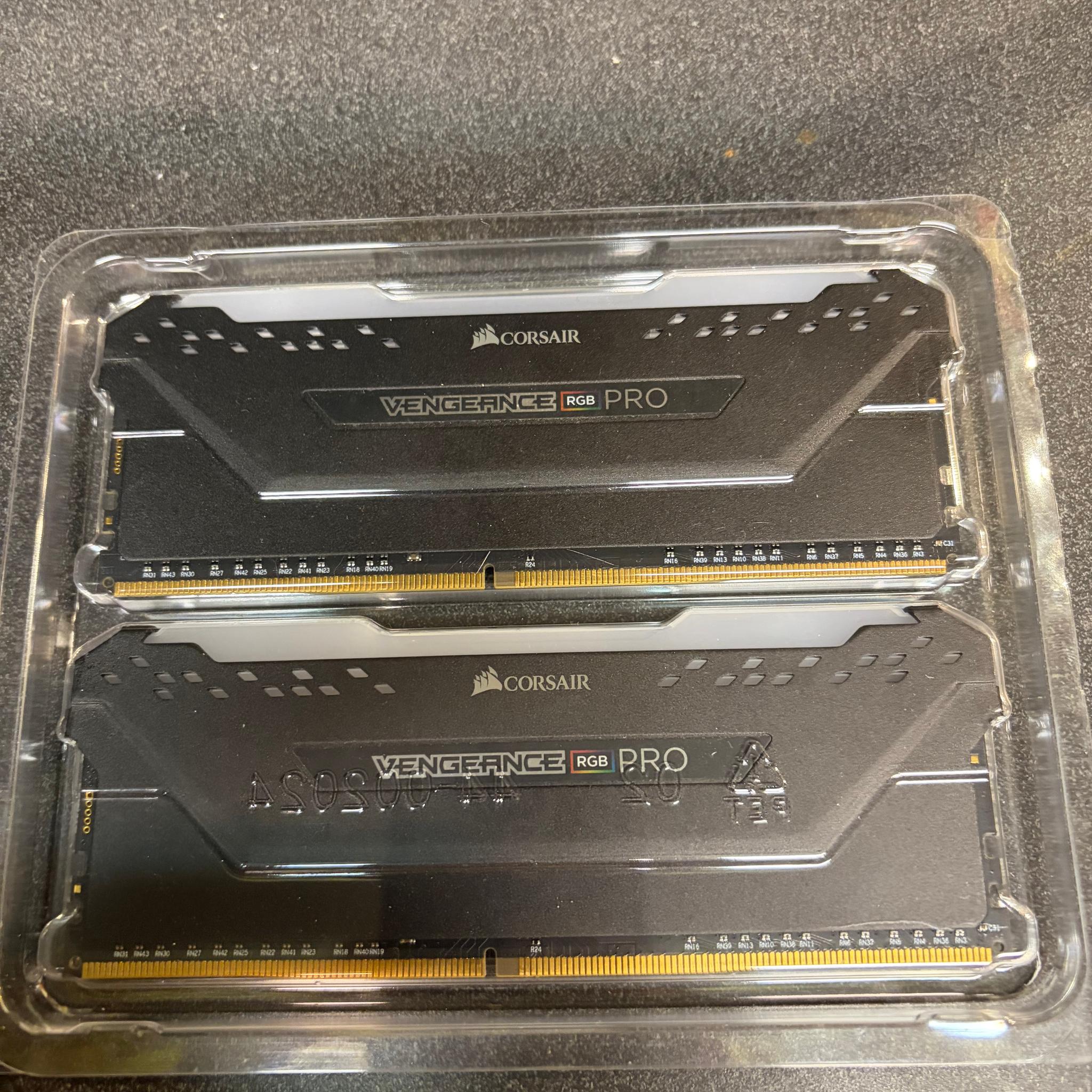 CORSAIR VENGEANCE RGB PRO DDR4 2x16GB 32GB 3200 MHz