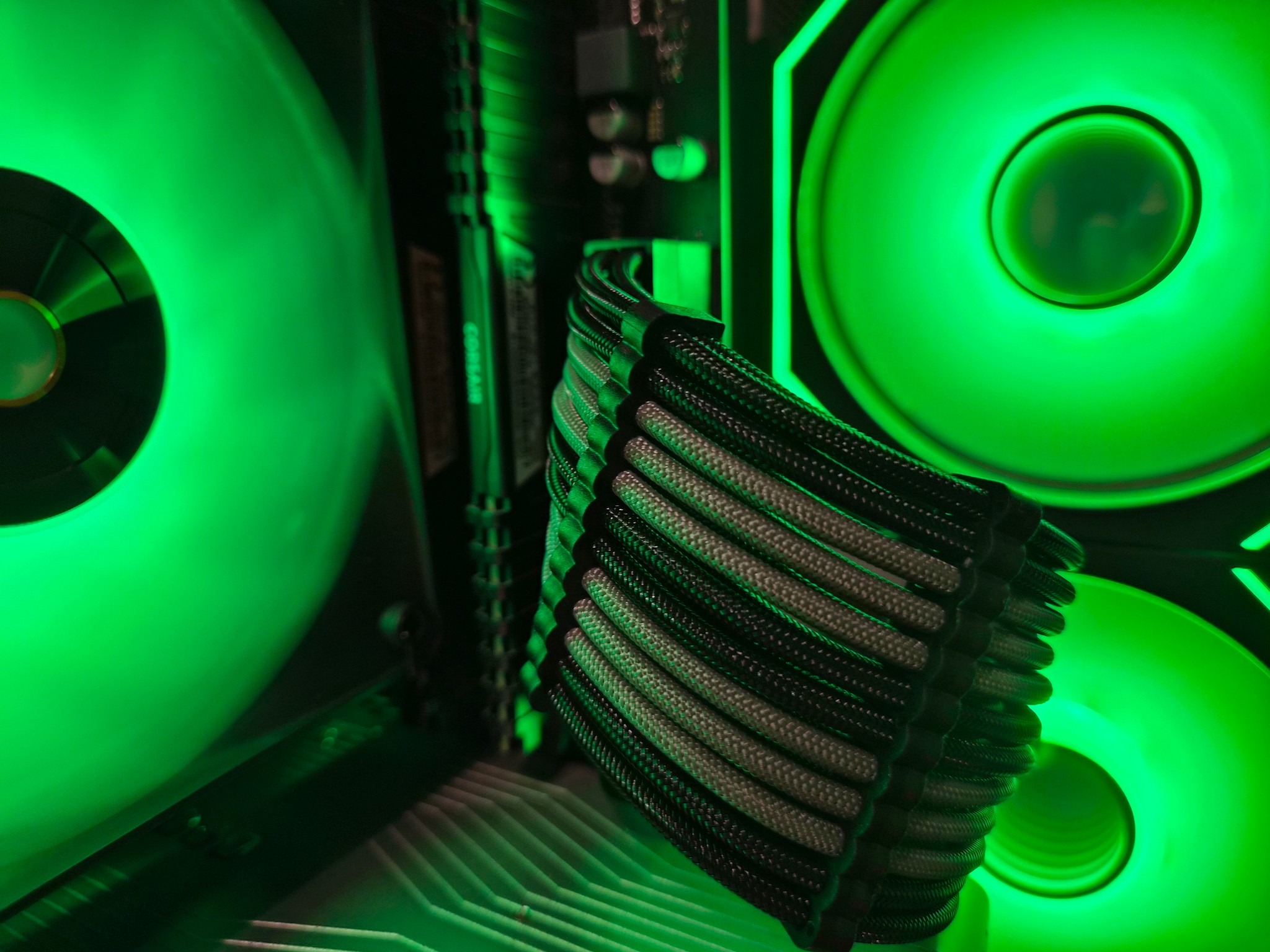 Gaming PC: RTX 2080 FE | Ryzen 5 | 16GB RAM | WiFi | ARGB