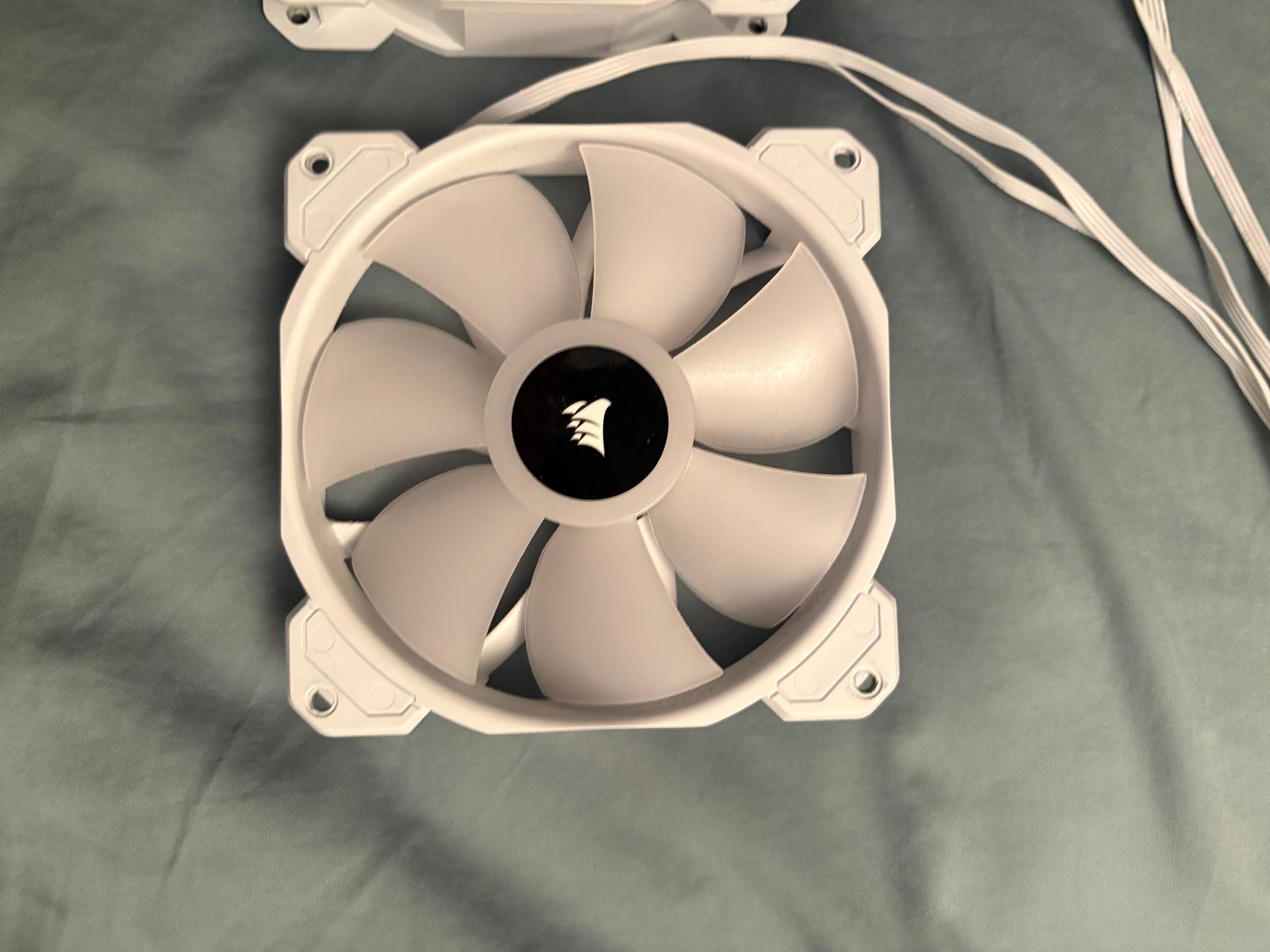 Corsair iCUE SP RGB ELITE 120mm White 3-Pack (No RGB Hub)
