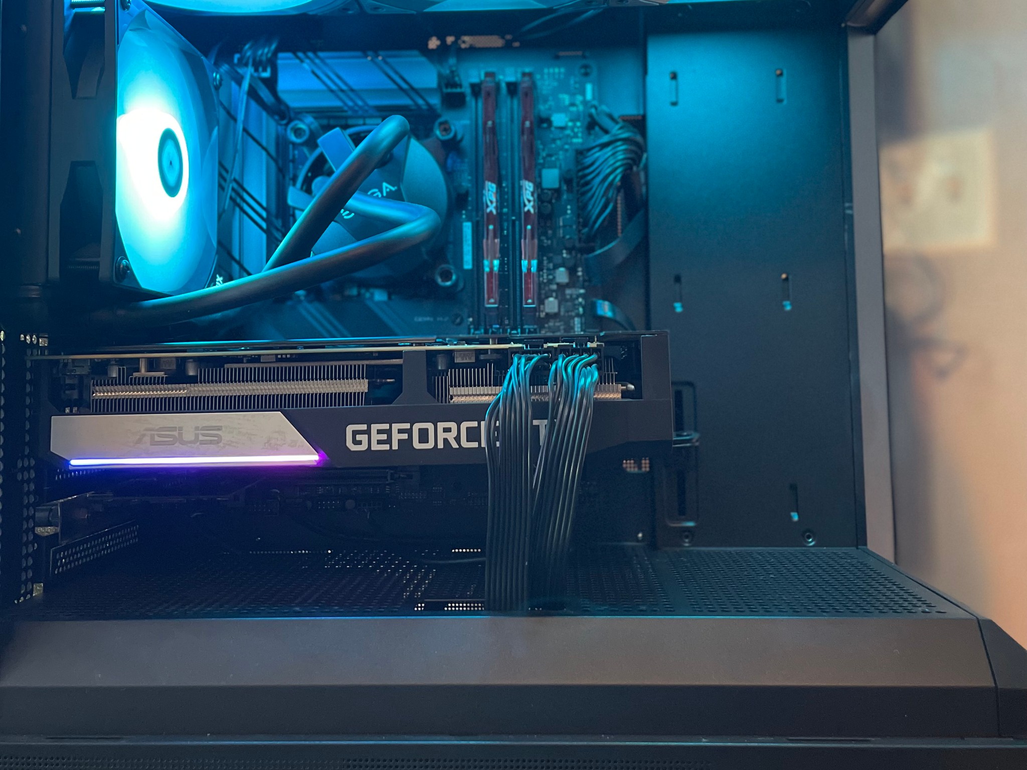 Gaming PC / content creation | GEFORCE 3070| INTEL i7 | 32GB RAM | WINDOWS 11 | WIFI & BT