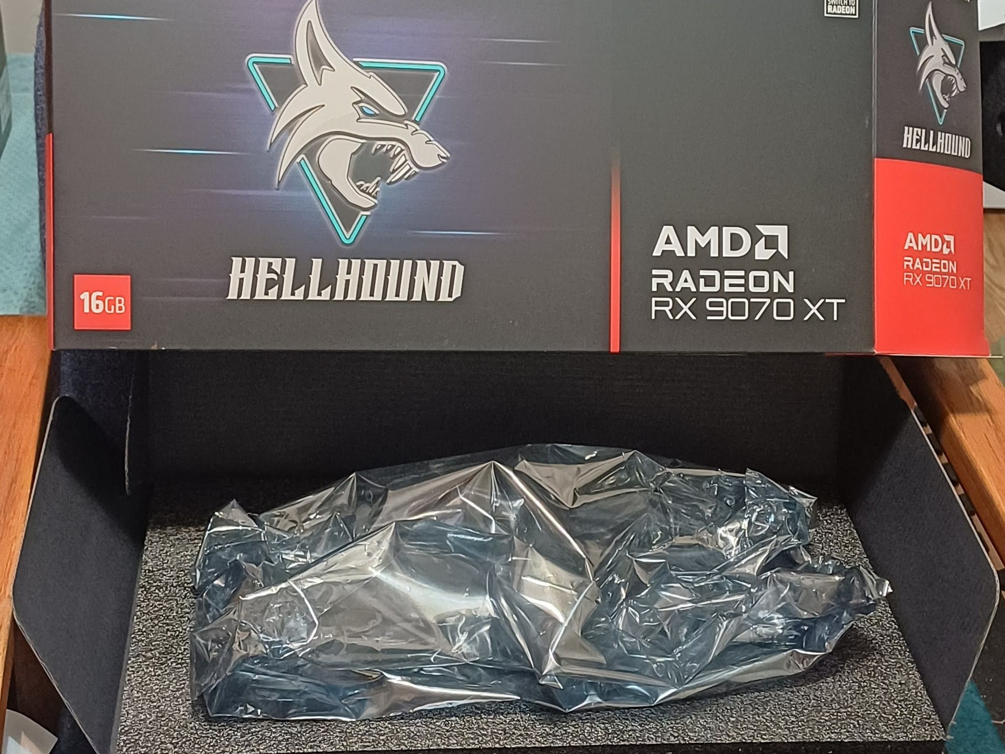 PowerColor Hellhound AMD Radeon RX 9070 XT 16GB GDDR6