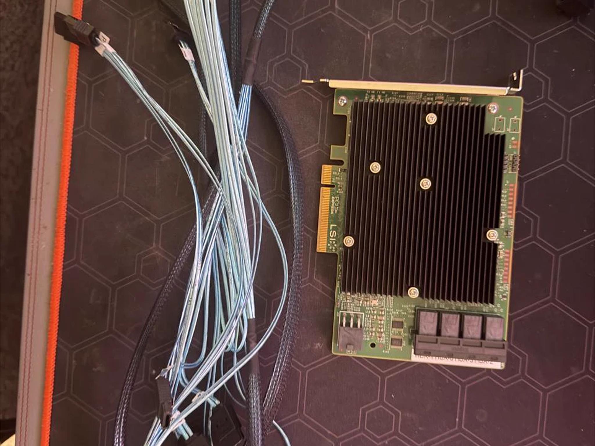 LSI SAS 9300-16i HBA + 4 Breakout Cables