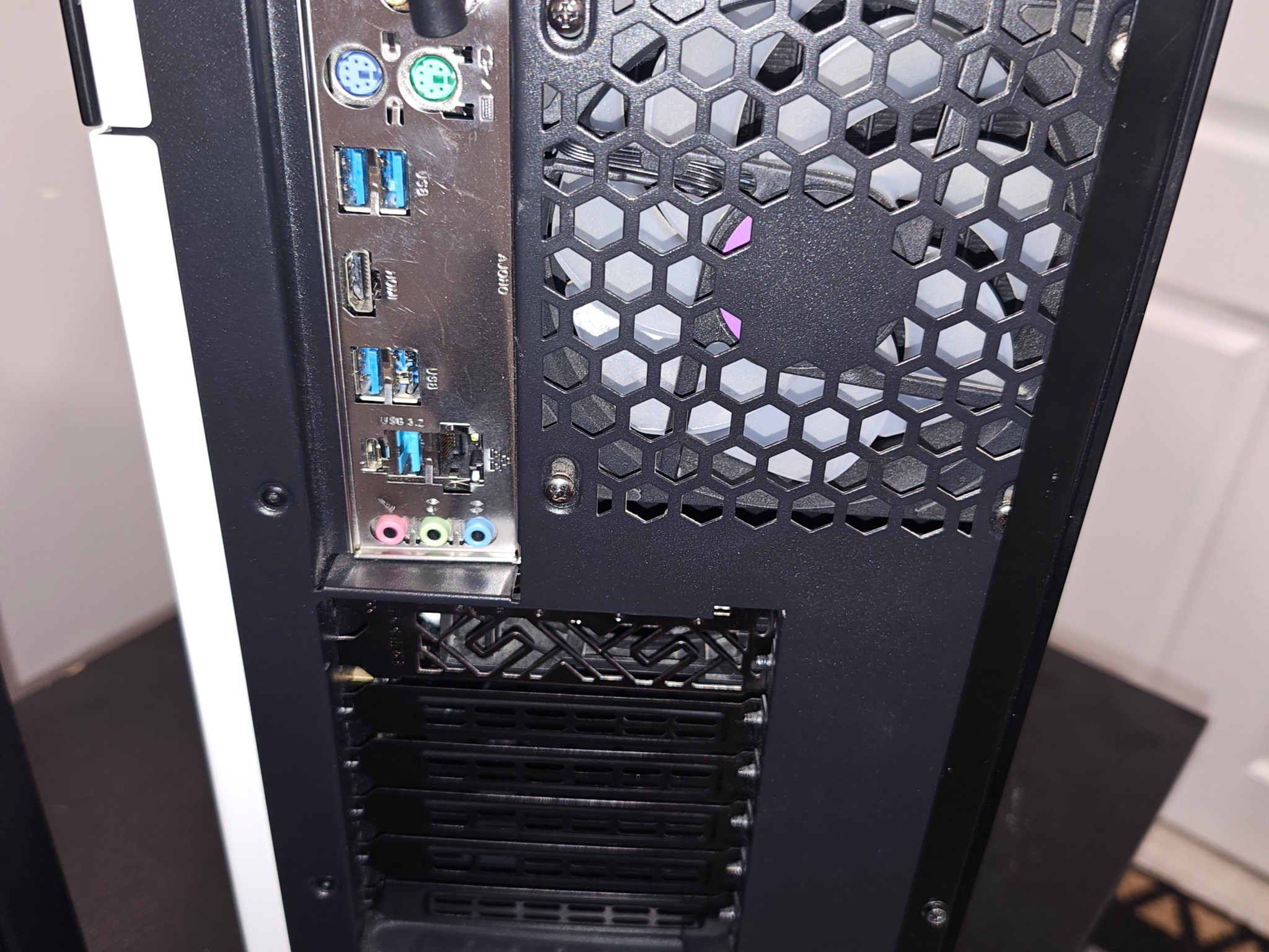 Budget mid ranged 1080p/1440p amd gaming pc!