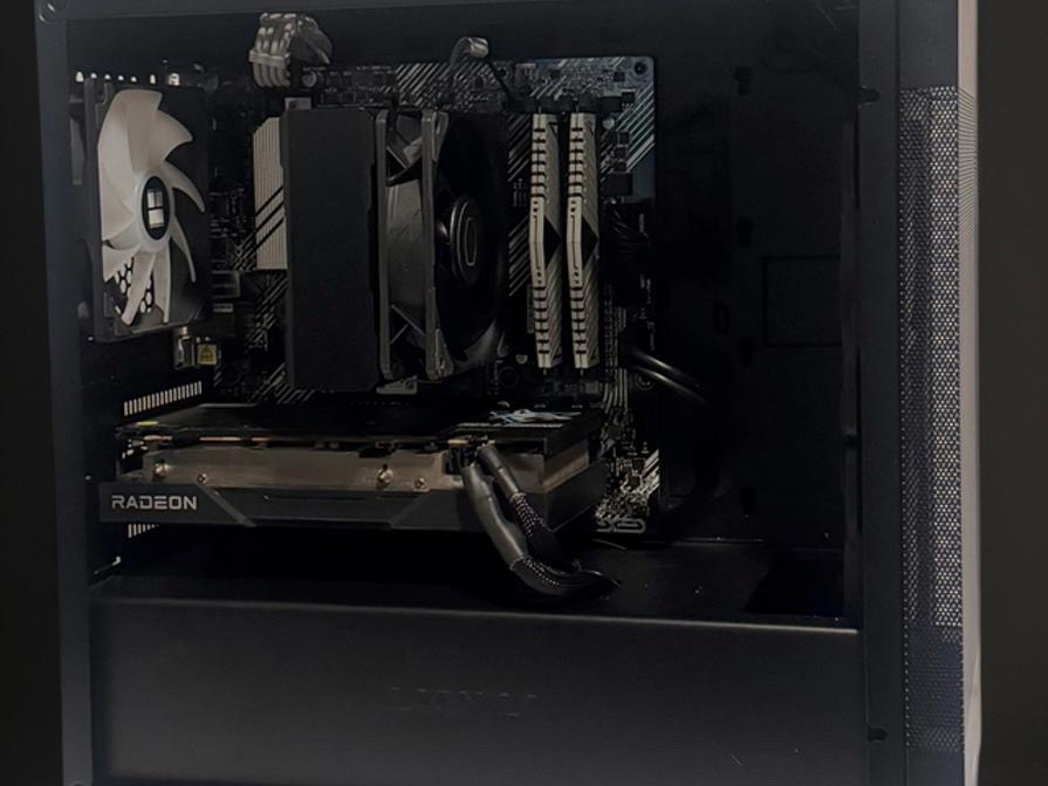 COYOTE🐺 | RYZEN 5500 | AMD 6600XT | 16GB DDR4 | 512GB SSD | BT/WIFI