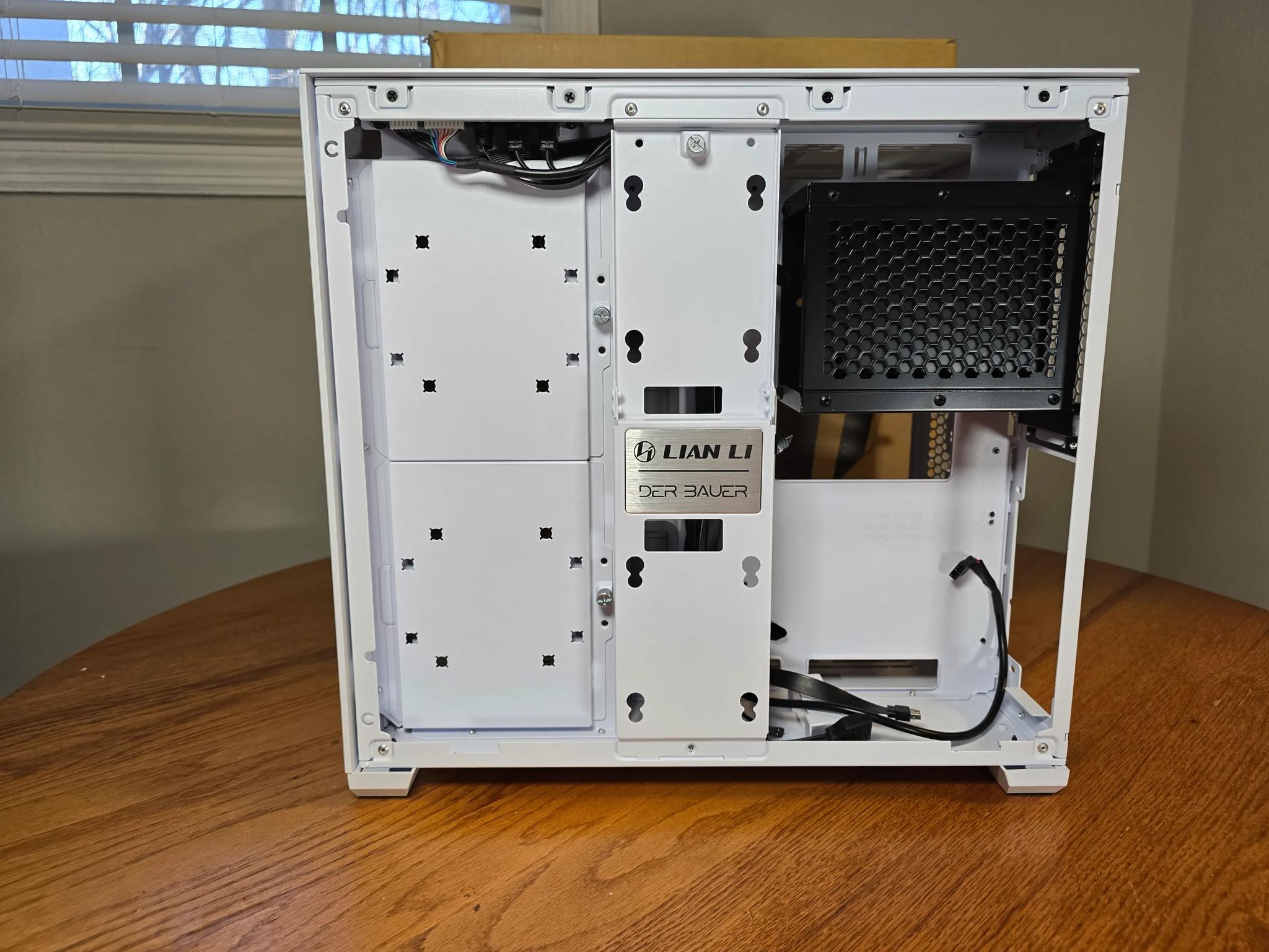 Lian Li O11 Air Mini ATX White Mid Tower Case