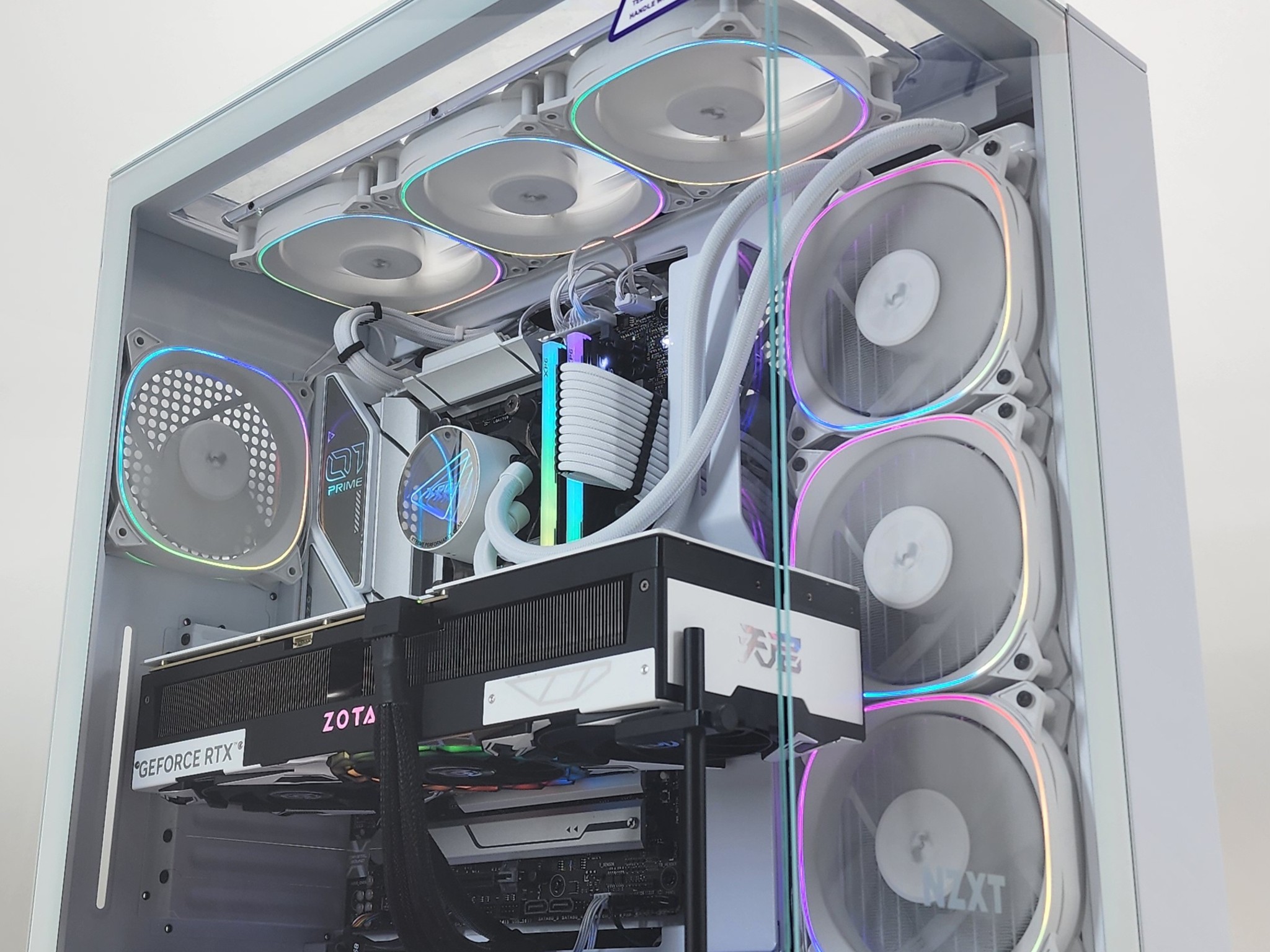 Gaming PC Ryzen 9 9900X 32GB RAM 2TB SSD RTX 5080 16GB Windows 11 Computer