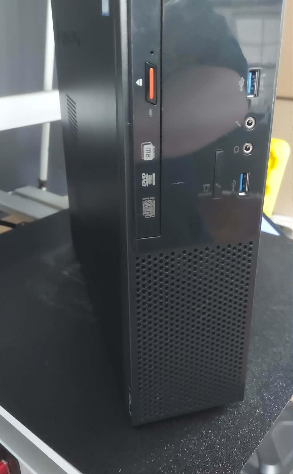 Lenovo Mini Gaming tower, i5, K1200 4GB, 8GB RAM, Windows 11