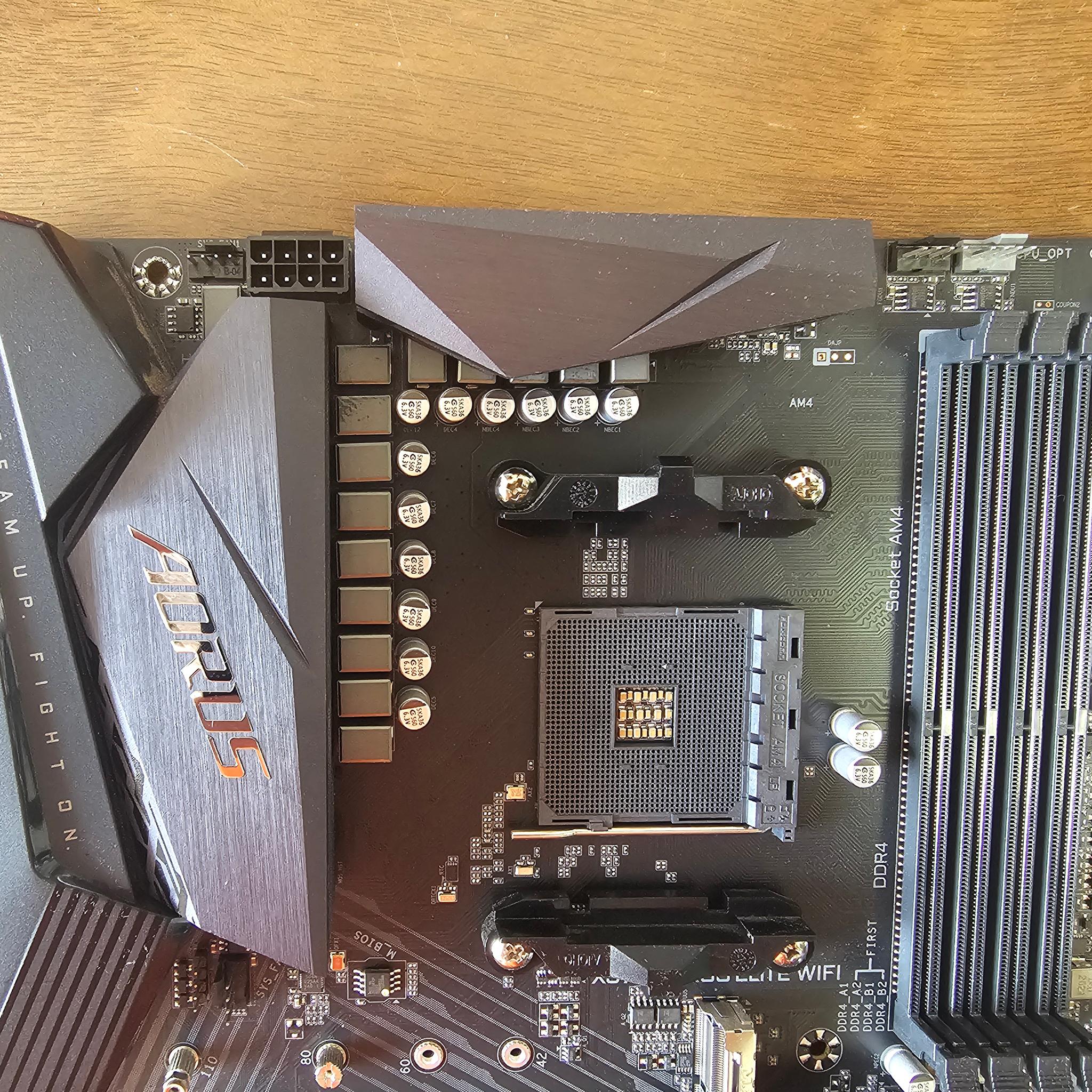 GIGABYTE X570 AORUS ELITE WIFI