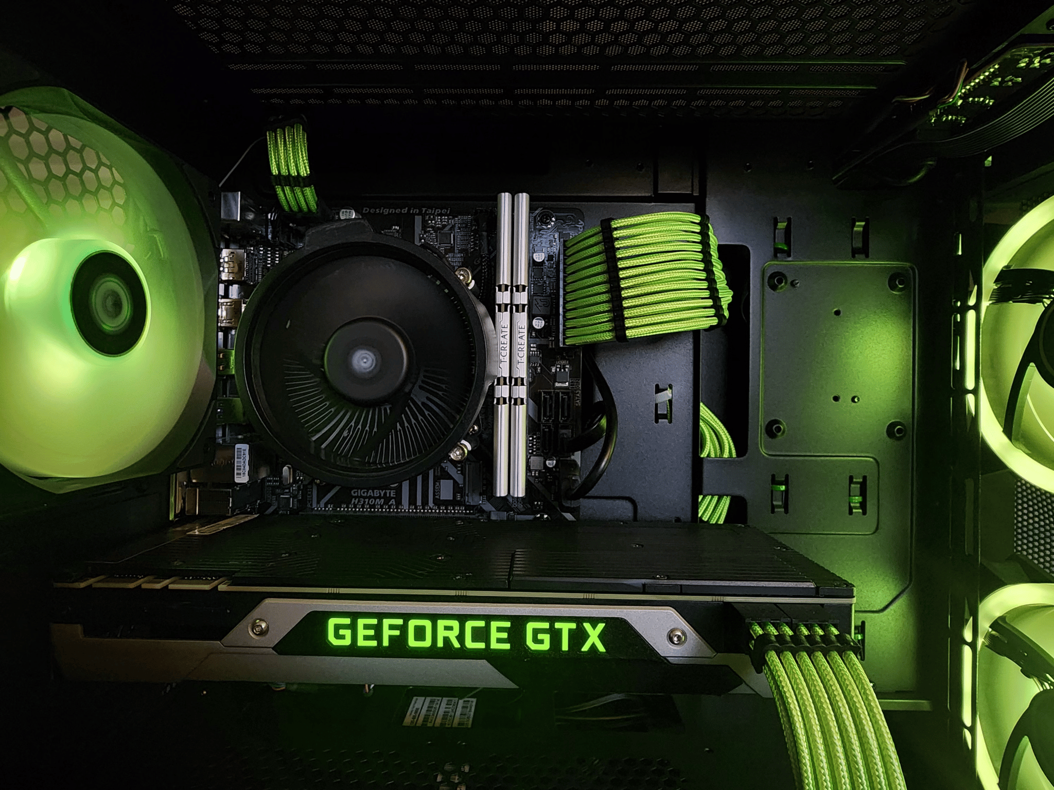 Intel Core i5 8500 // Nvidia GeForce GTX 980 4GB FE // TCreate 16GB 3200MHz