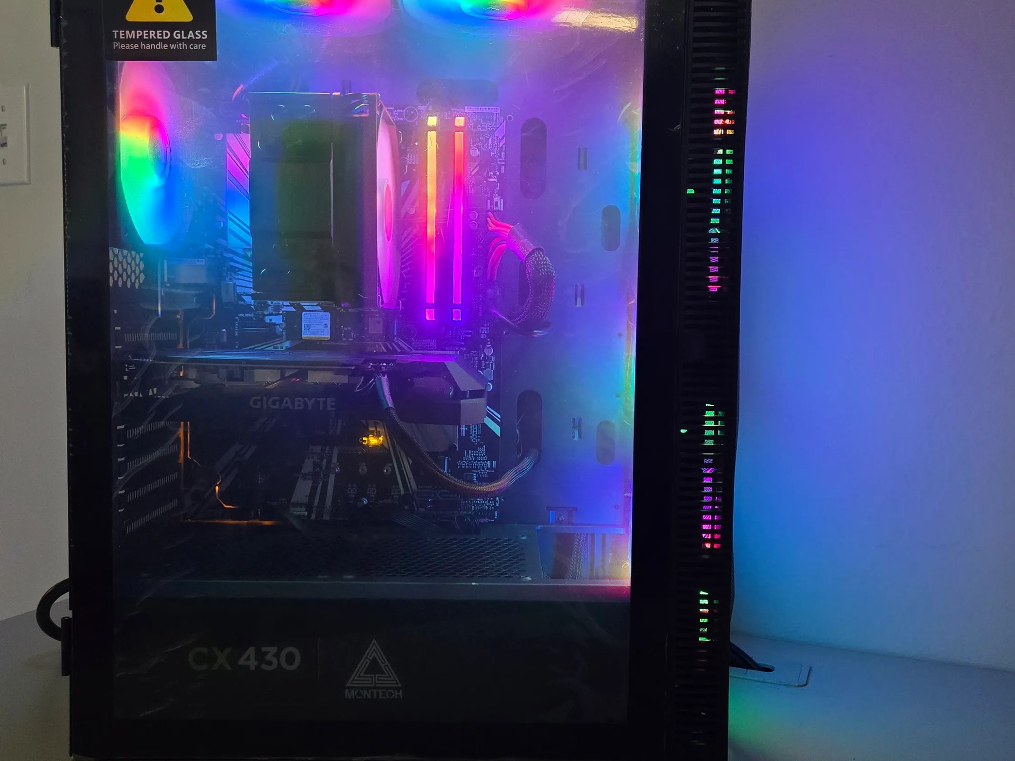 9600KF - GTX 1660 - 16GB DDR4 3200MHZ - 512GB NVME SSD