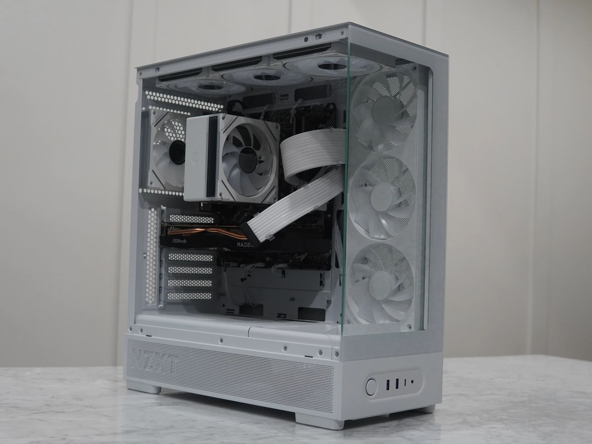 RX 6700 XT, Ryzen 7 3700X White Gaming PC