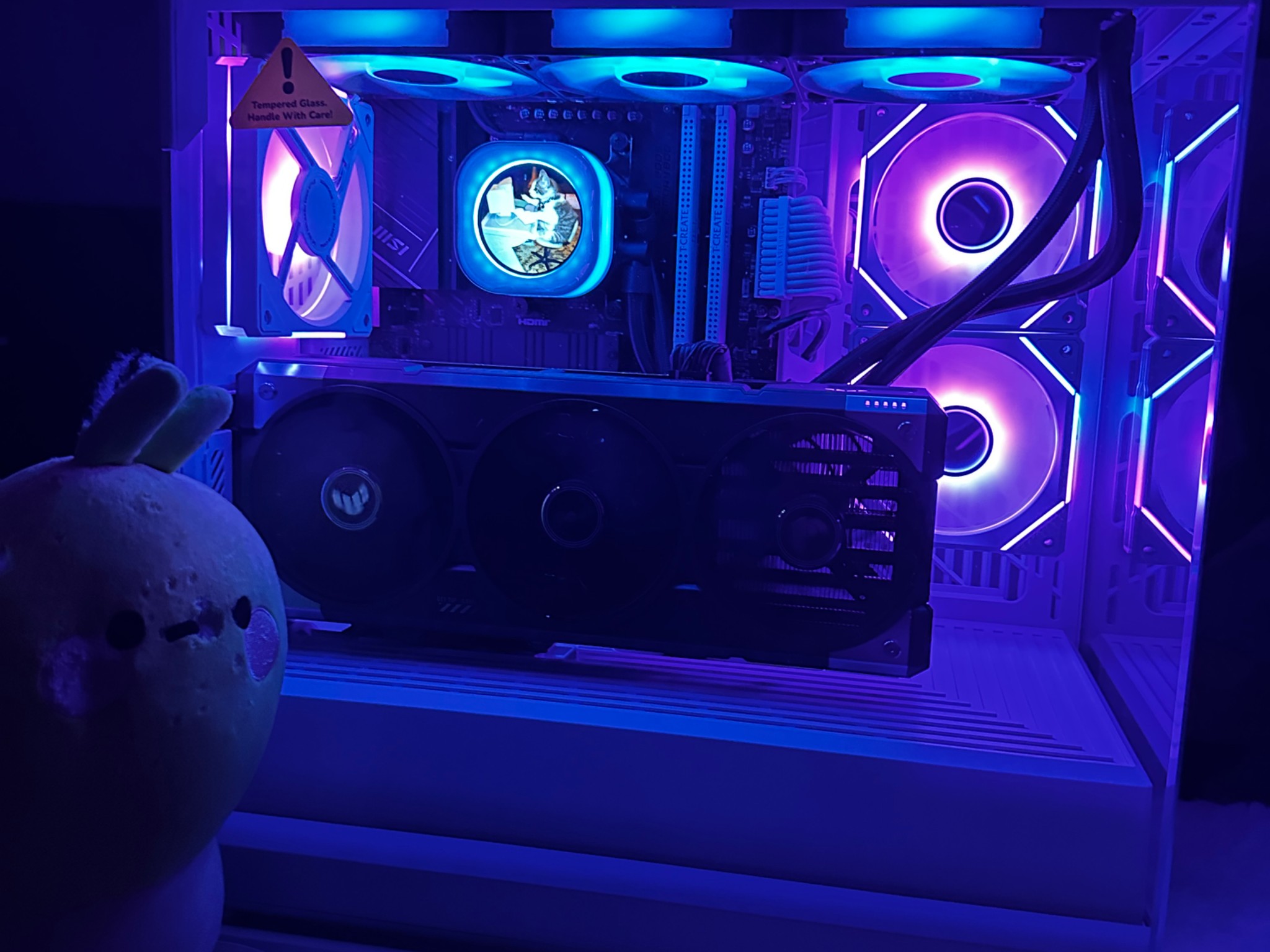 White & Black Hyte Y40, 7800x3d paired with an ASUS TUF 5070ti 16gb