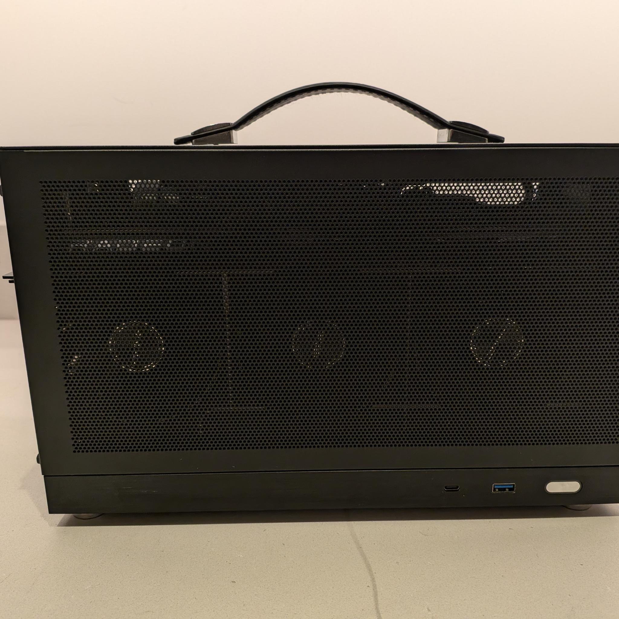 4K Lunchbox - RX 9070, Intel Core i7 14700K, 2 TB Gen 4 NVME, 32 GB DDR5 RAM, Noctua Chromax Cooled
