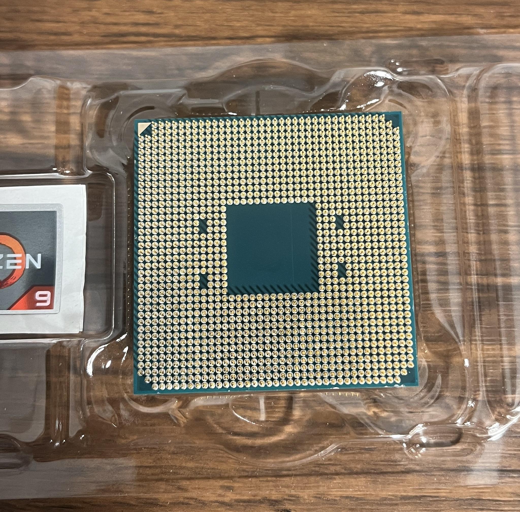 AMD Ryzen 9 3900XT Processor (4.7 GHz, 12 Cores, Socket AM4) 100-000000277