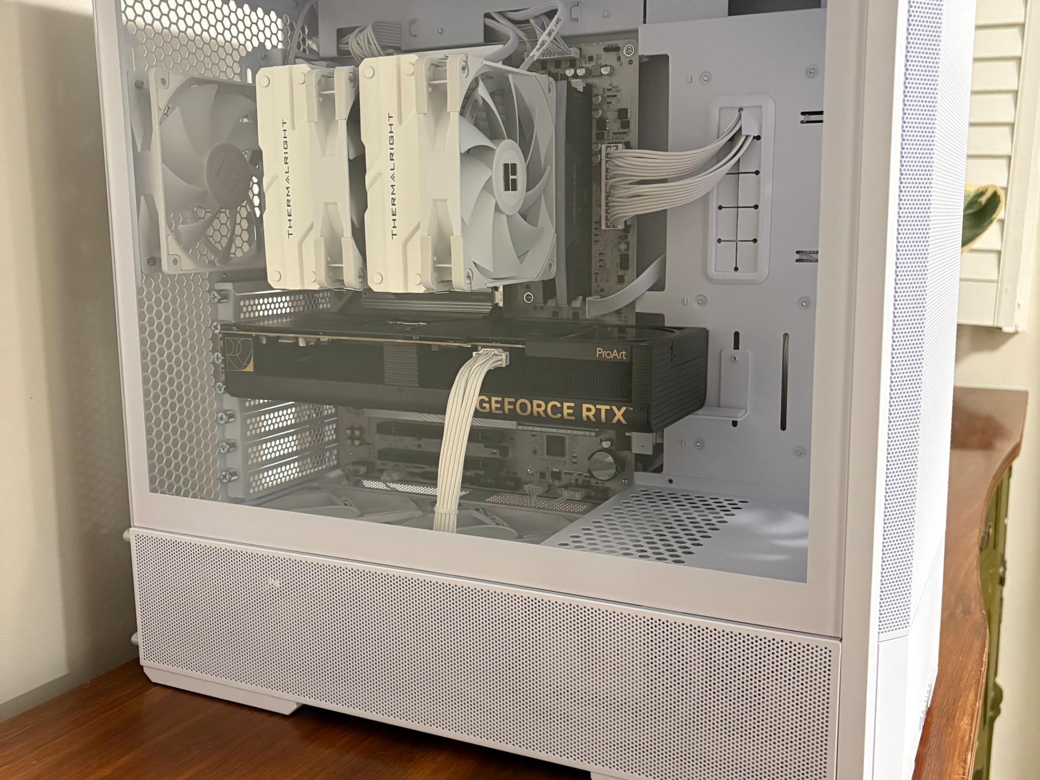RTX 4070TI | Ryzen 7 7700X | 32GB DDR5 | 1TB SSD | 850W Gold PSU | ARGB Fans | Lancool 207