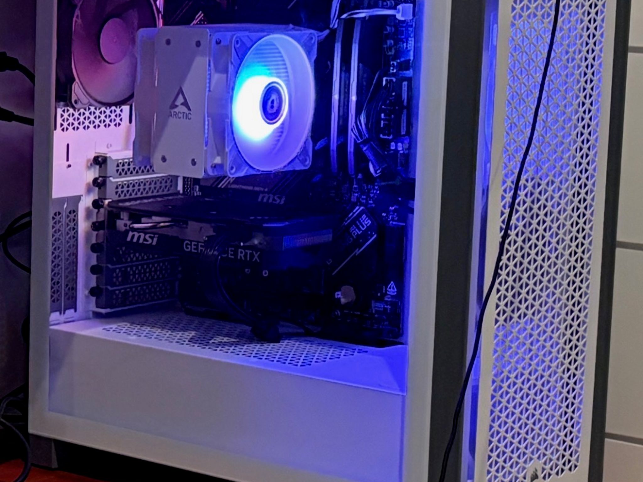 White 1080p High- 1440p Medium Gaming PC. |32 GB DDR5 | Ryzen 5 7600X | 1TB Storage |