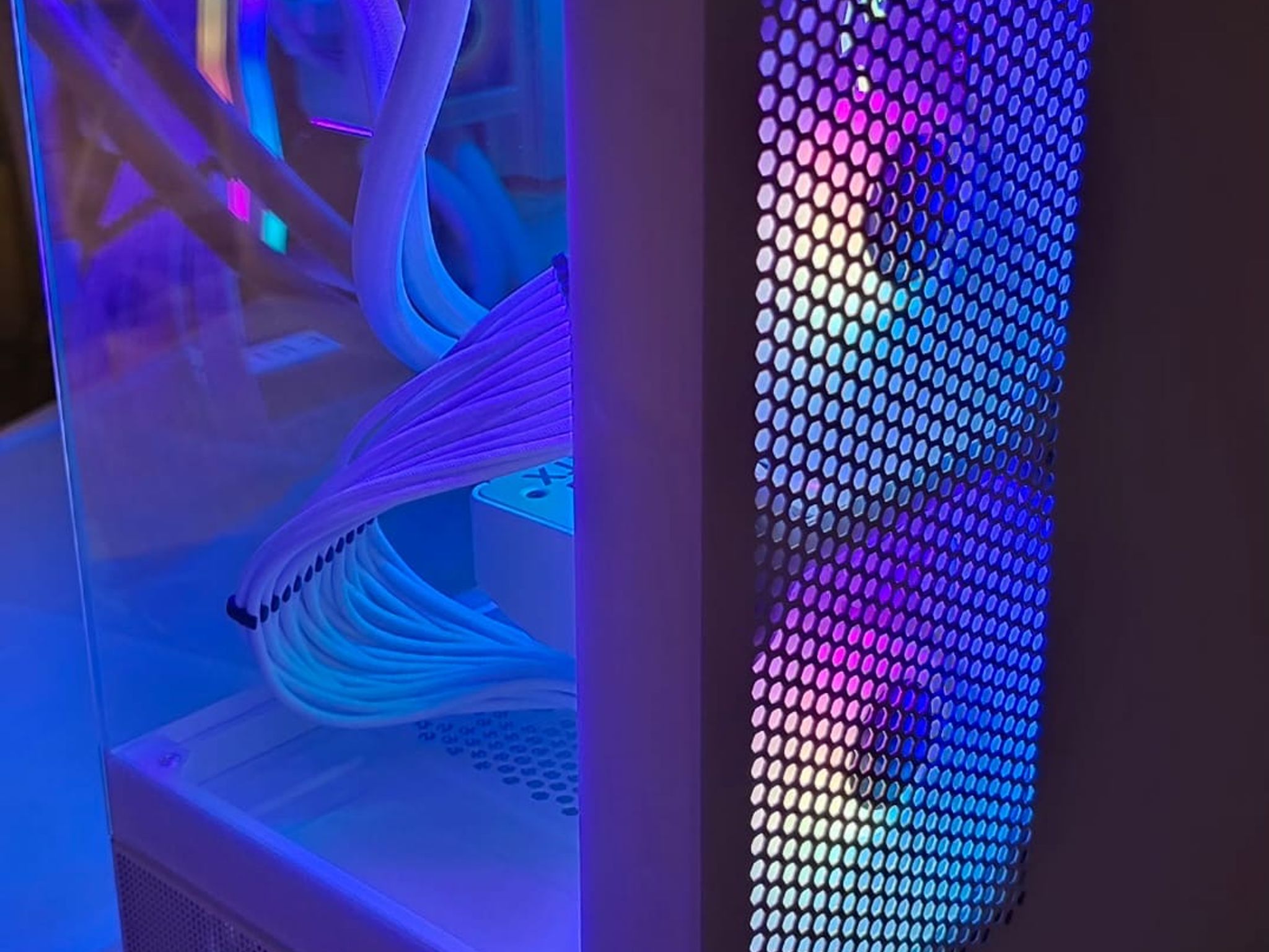 Beautiful White RGB 4060+7700X PC 🔥🔥