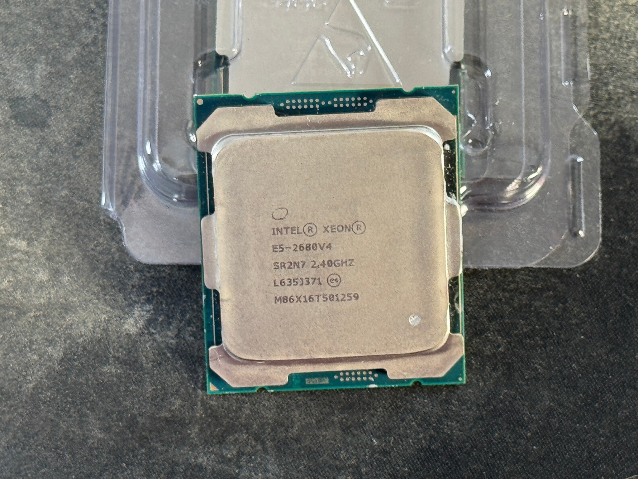 Intel Xeon E5-2680 v4 2.4GHz 14-Core 28-Thread LGA2011-3 CPU Processor