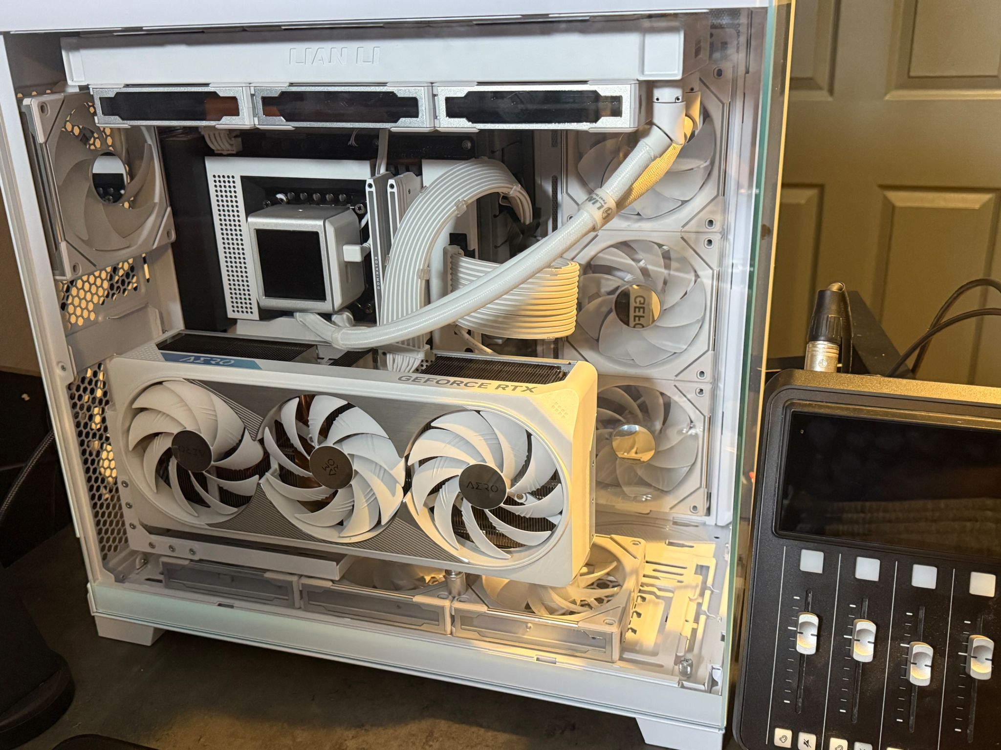 Vegeta's Revenge! All WHITE Gaming PC 4080 Super, i7-14700k, 32gb DDR5, 2TB SSD