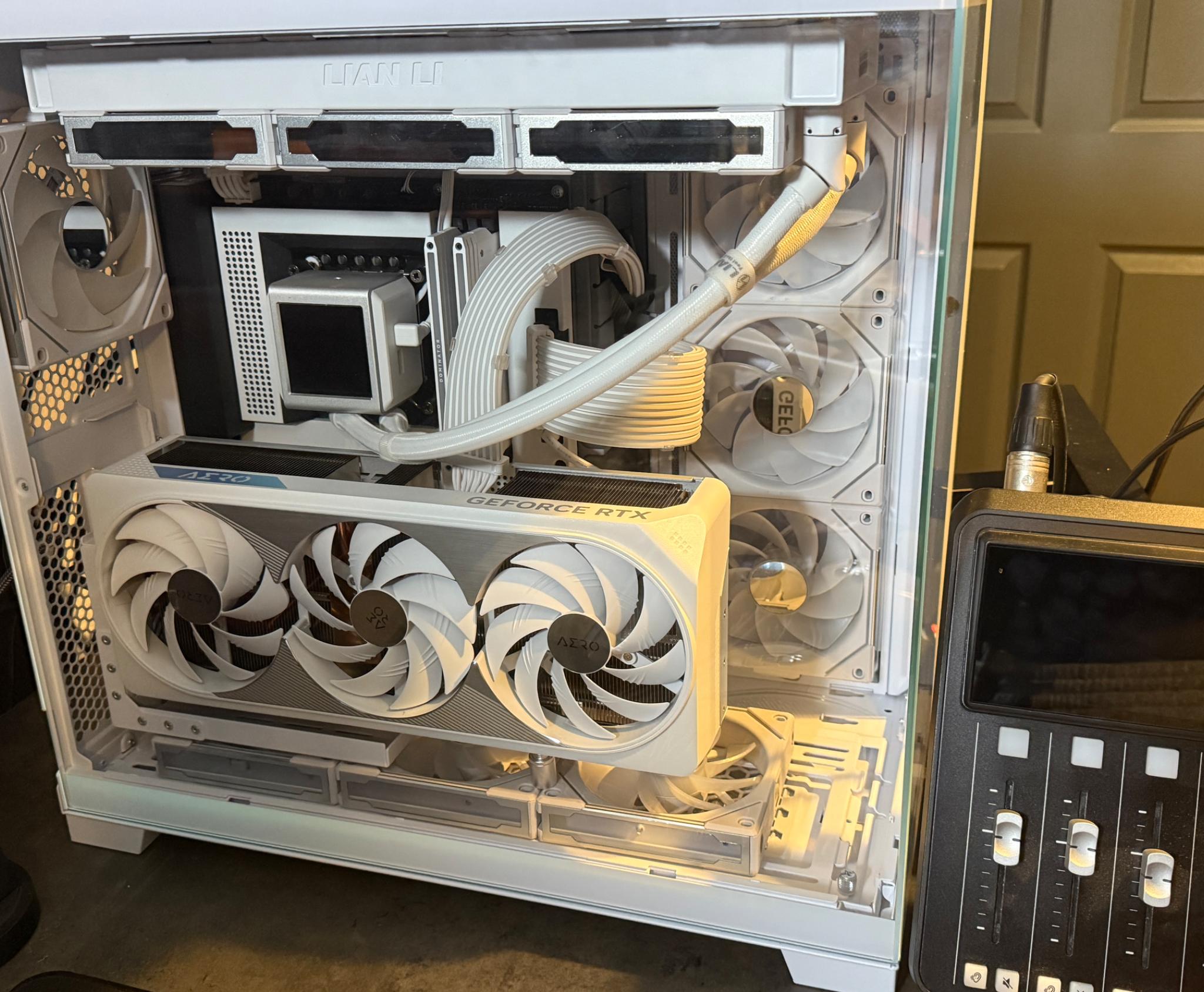 Vegeta's Revenge! All WHITE Gaming PC 4080 Super, i7-14700k, 32gb DDR5, 2TB SSD
