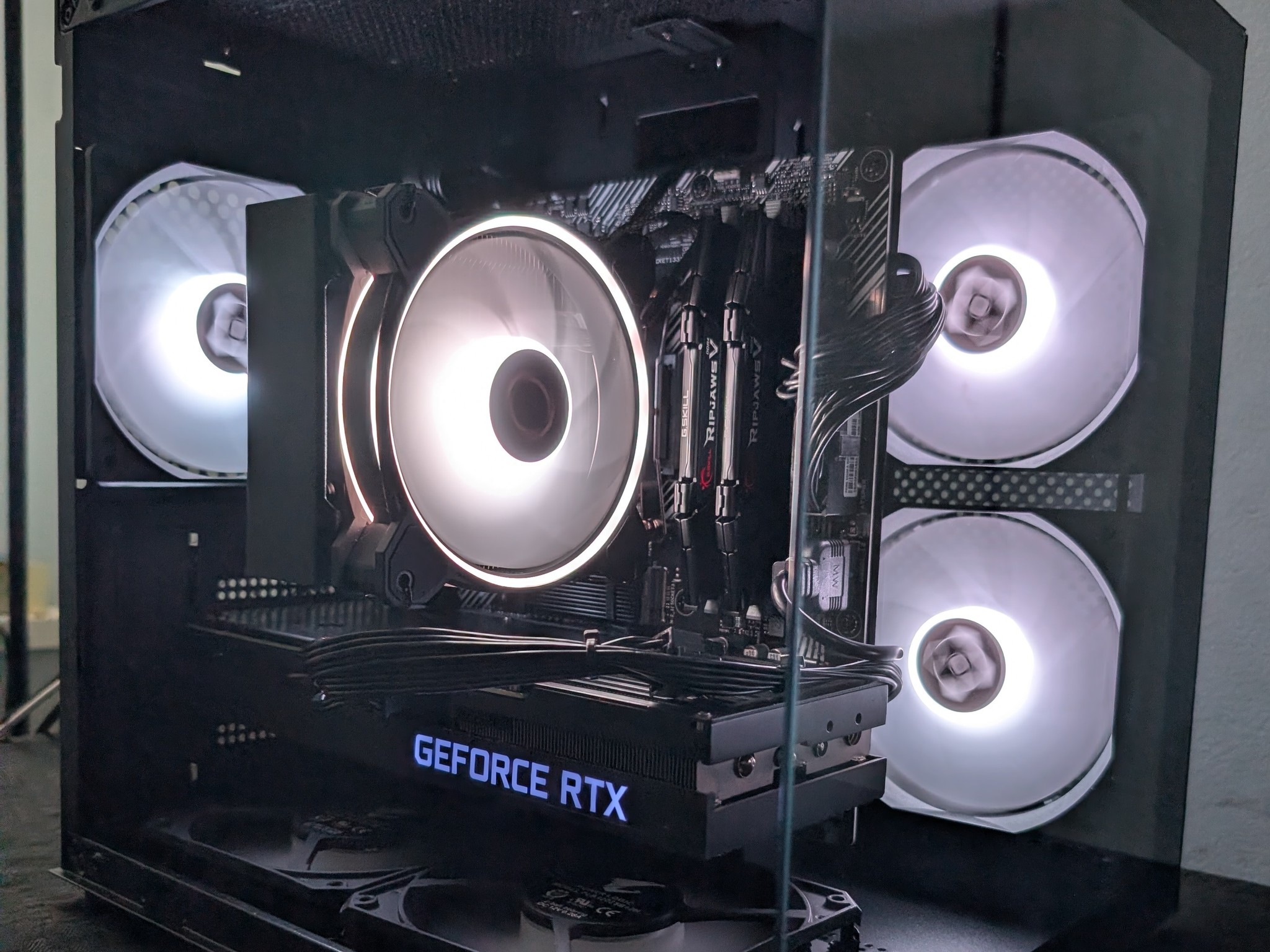 Nvidia RTX 3070-Ryzen 7 3700x-16GB DDR4 3200-1 TB NVME Gen 4 matx