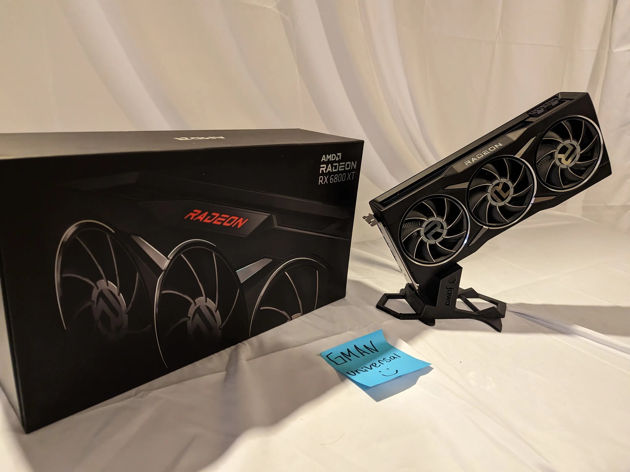 Limited Edition AMD Radeon RX 6800 XT Midnight Black 16GB