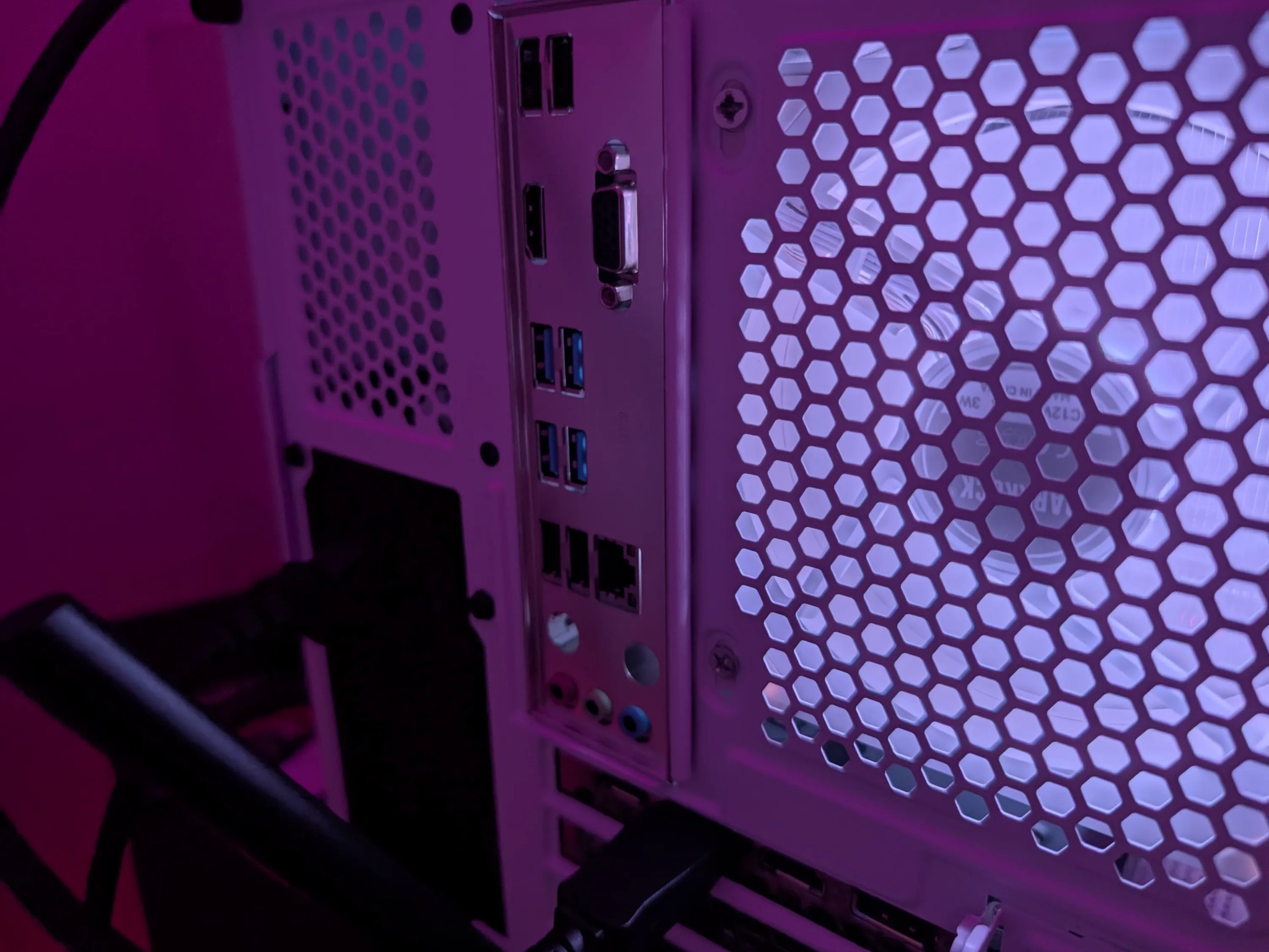 WHITE PC / 5600G/ 3060ti / 16gb/ 1tb