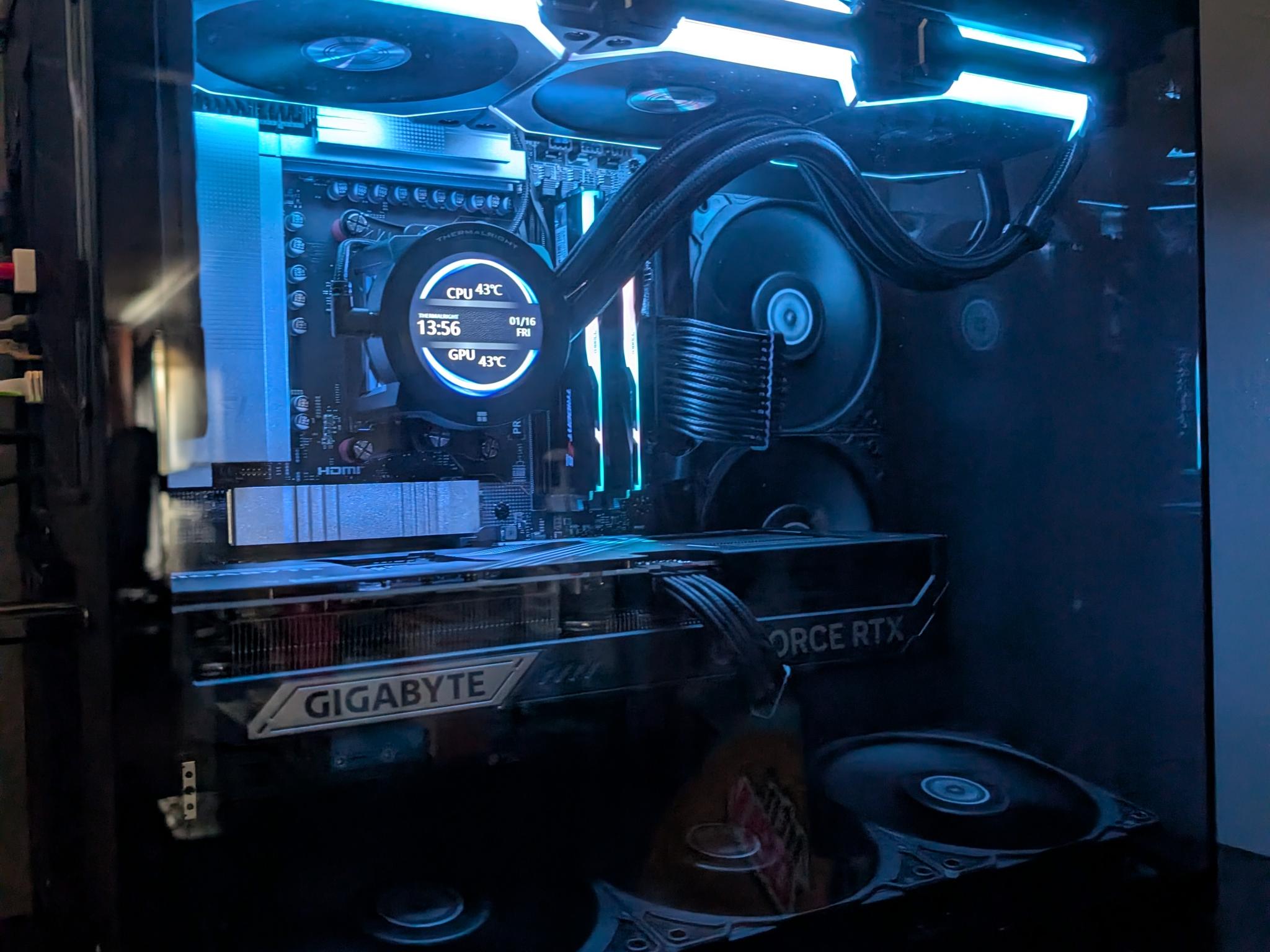 GIGABYTE GeForce RTX 5080 WINDFORCE OC SFF 16GB