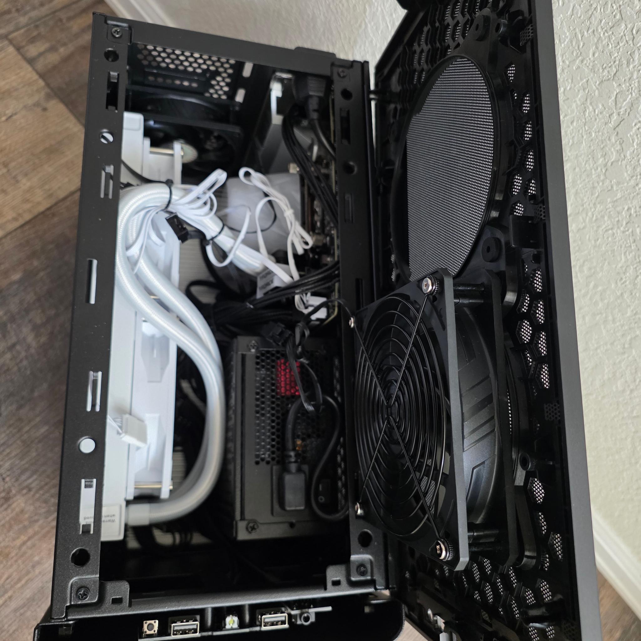 Simple and Effective NR200 Build | Ryzen 7700X | 32GB DDR5 | 1TB NVME | 7900XTX