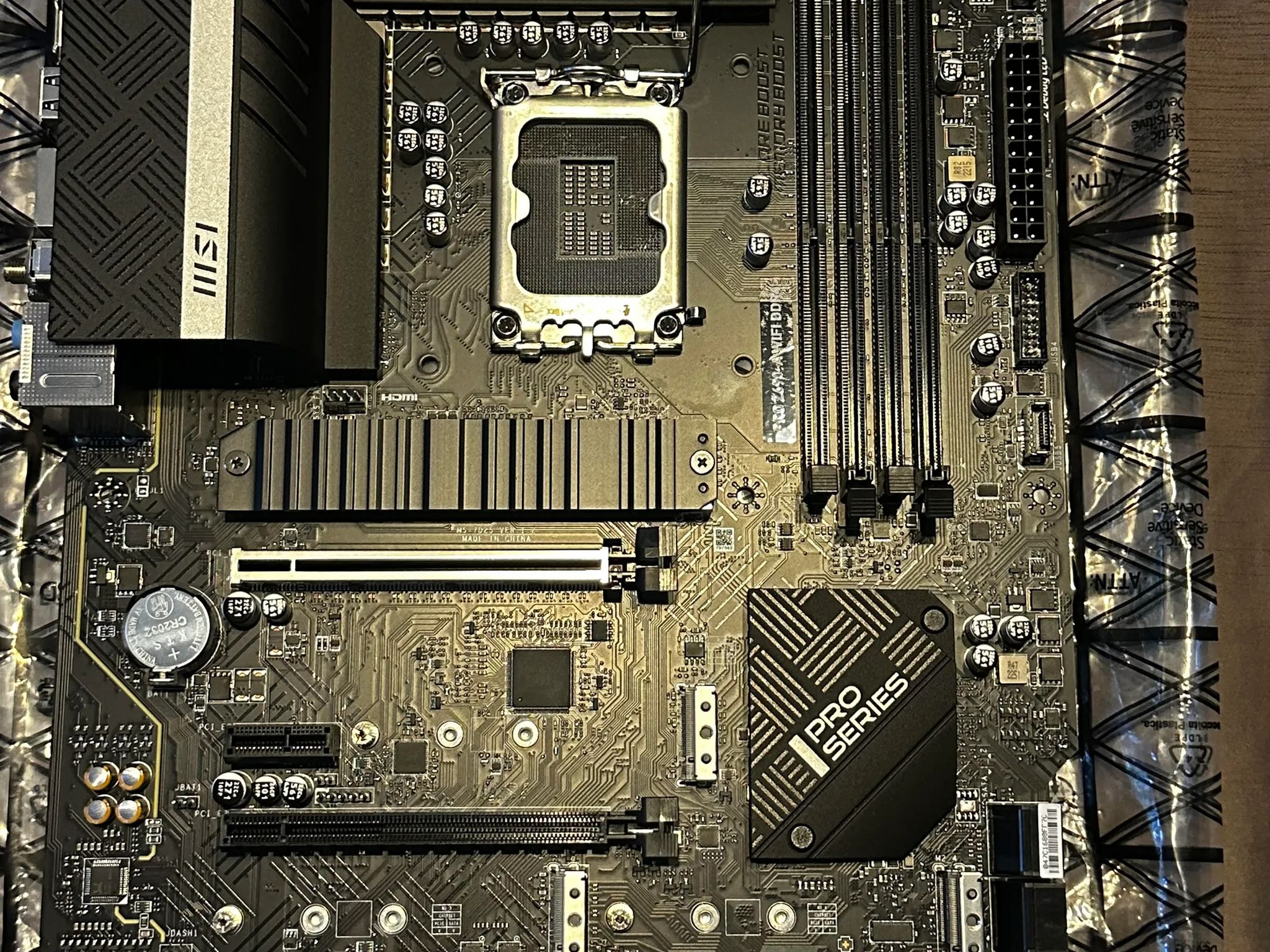 Pro Z690-A Wifi DDR4: Bent CPU Pins