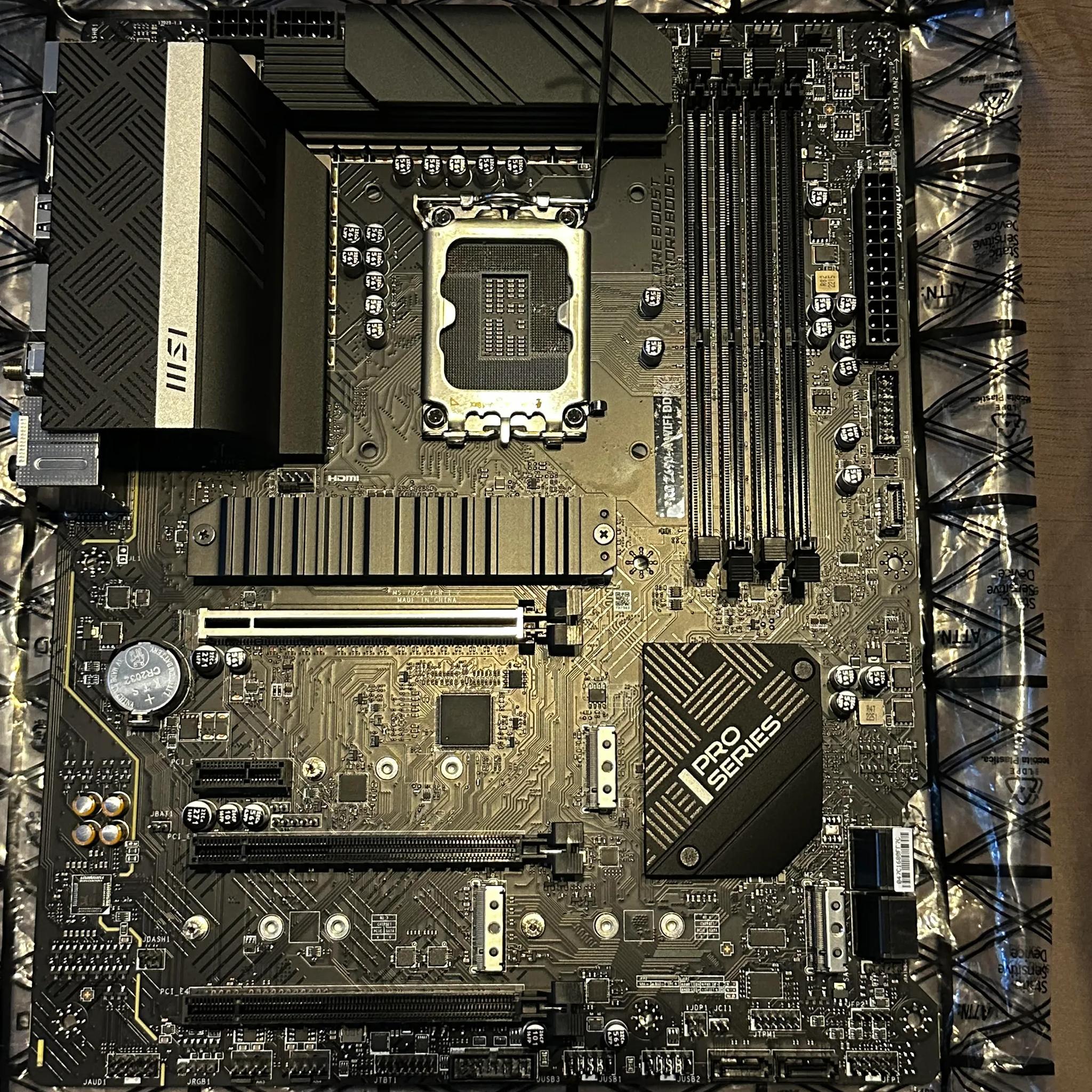 Pro Z690-A Wifi DDR4: Bent CPU Pins
