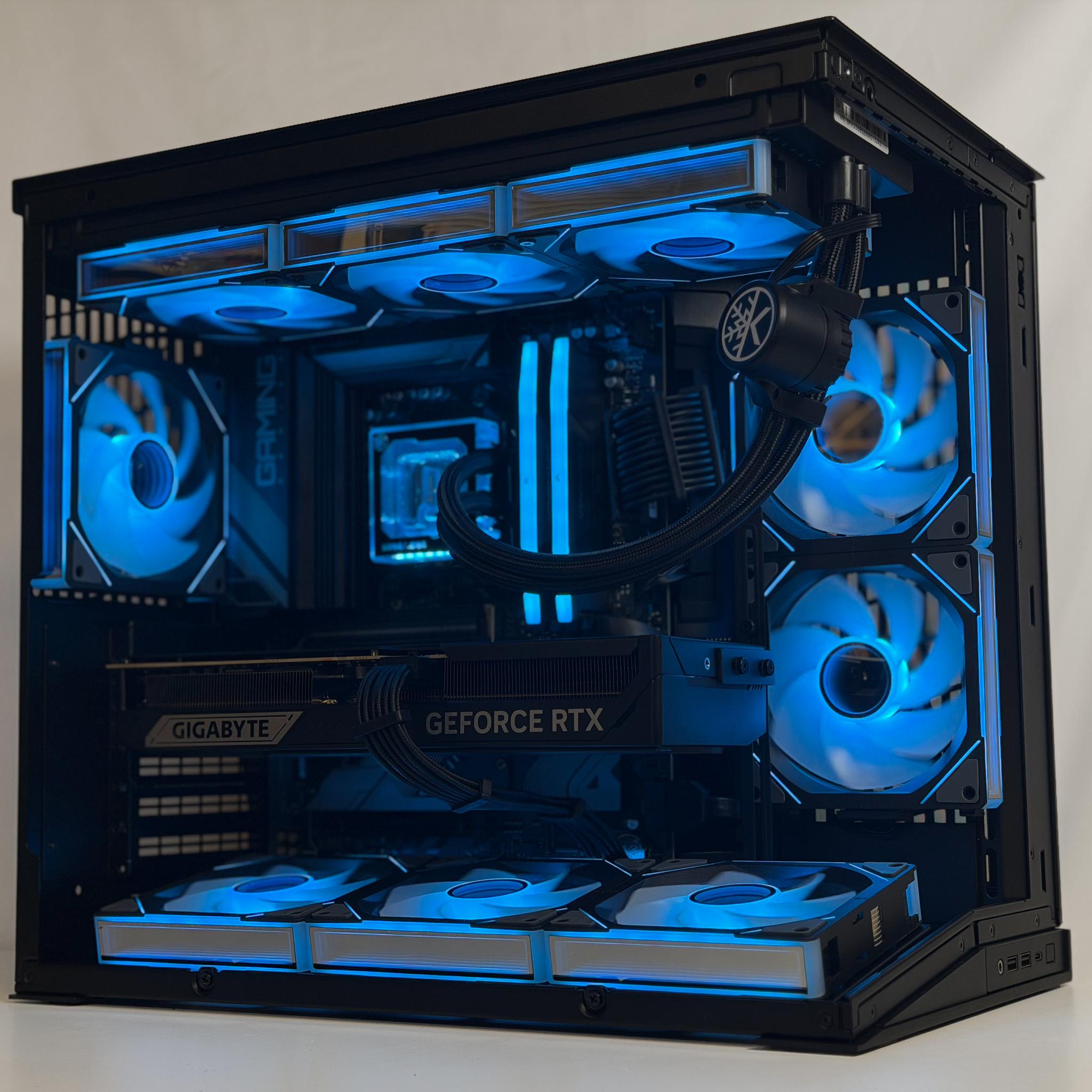 Signature  v2 - 5070 Ti | 7800X3D | 32GB DDR5 | 1TB SSD