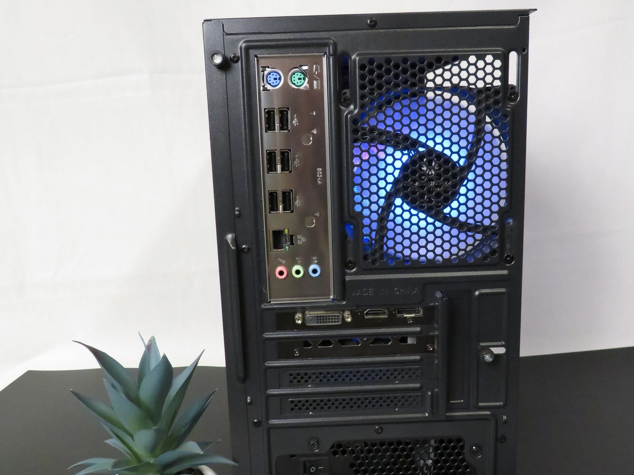 Budget GAMER! EVGA 1660 Super + Intel Xeon E5 2650 V4 + 32 GB DDR4 + 1 TB 2.5in SSD