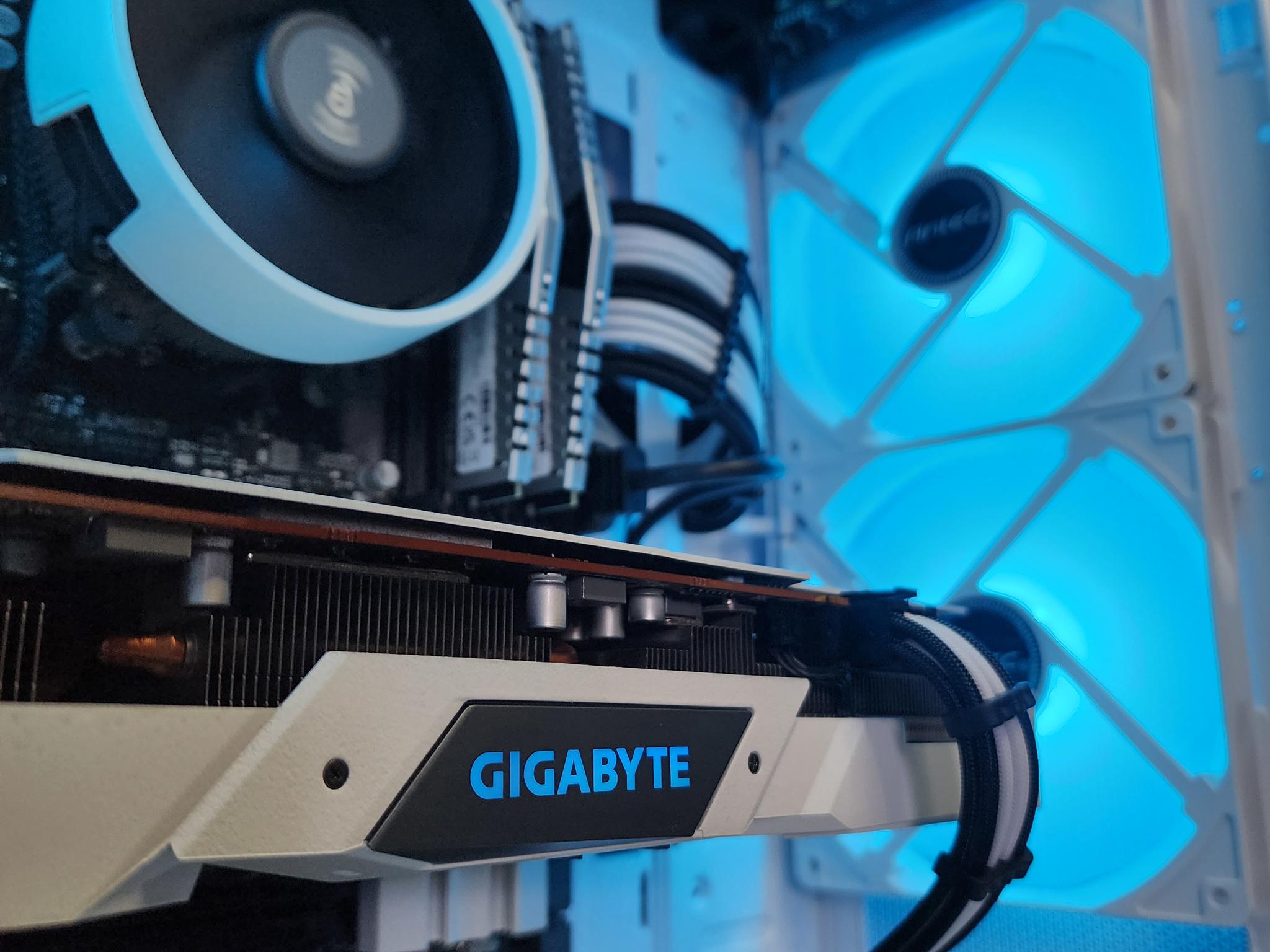 🧊🤍🧊 AMD Ryzen 7 1700 // Gigabyte Radeon RX 5700 8GB // XPG Z1 16GB 3200MHz