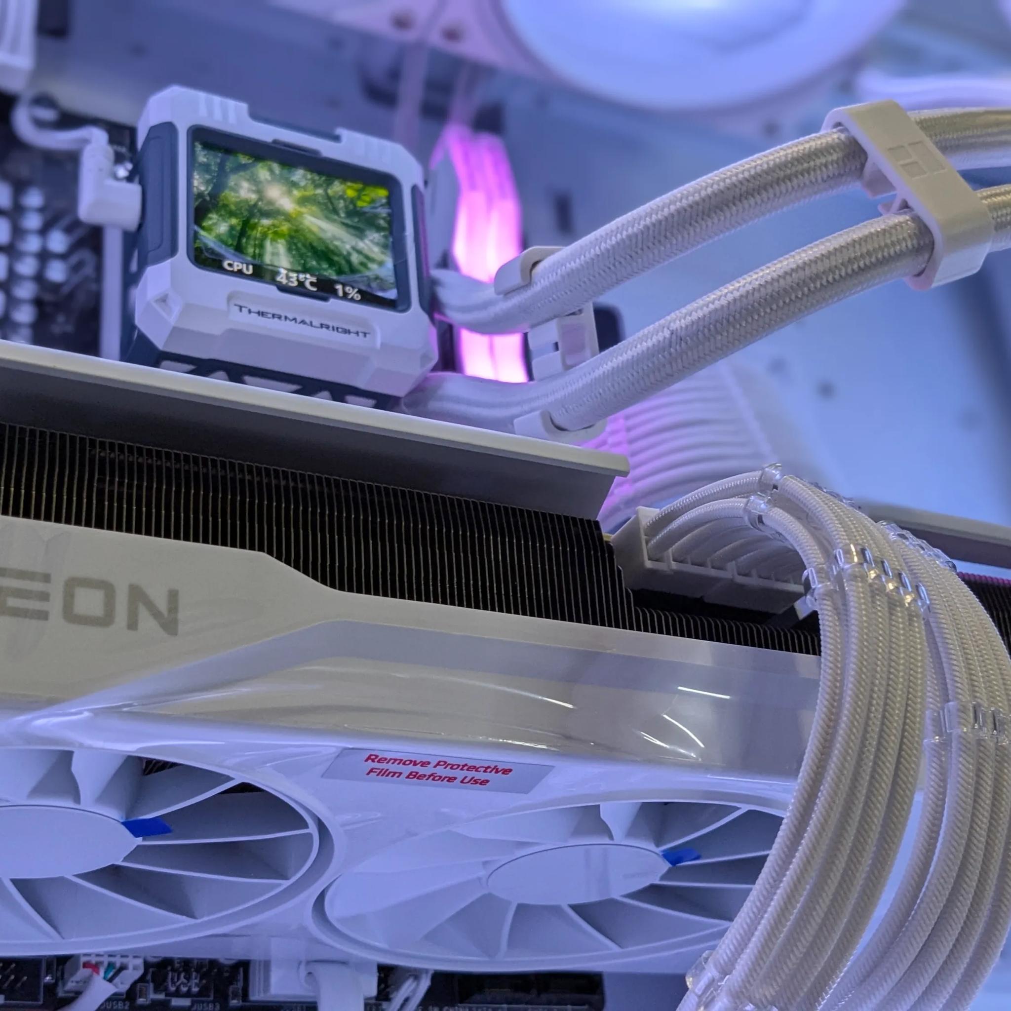 (ALL WHITE build w/ Birch🪵)🤍Ryzen 7 7700X🤍RX 9070🤍32GB DDR5 RAM🤍2TB NVMe🤍Windows 11 Pro 🪵🧊👑