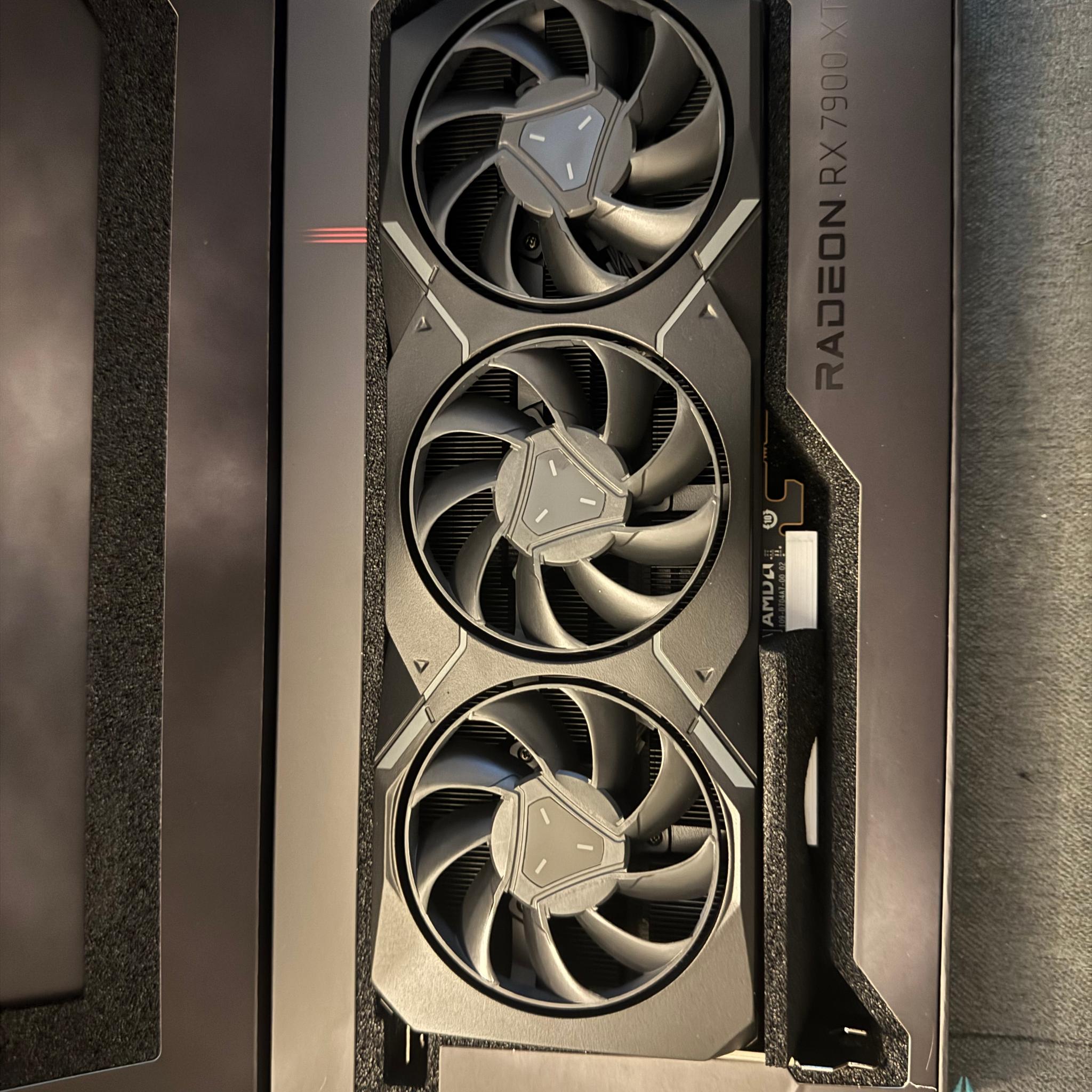 AMD Radeon RX 7900 XT
