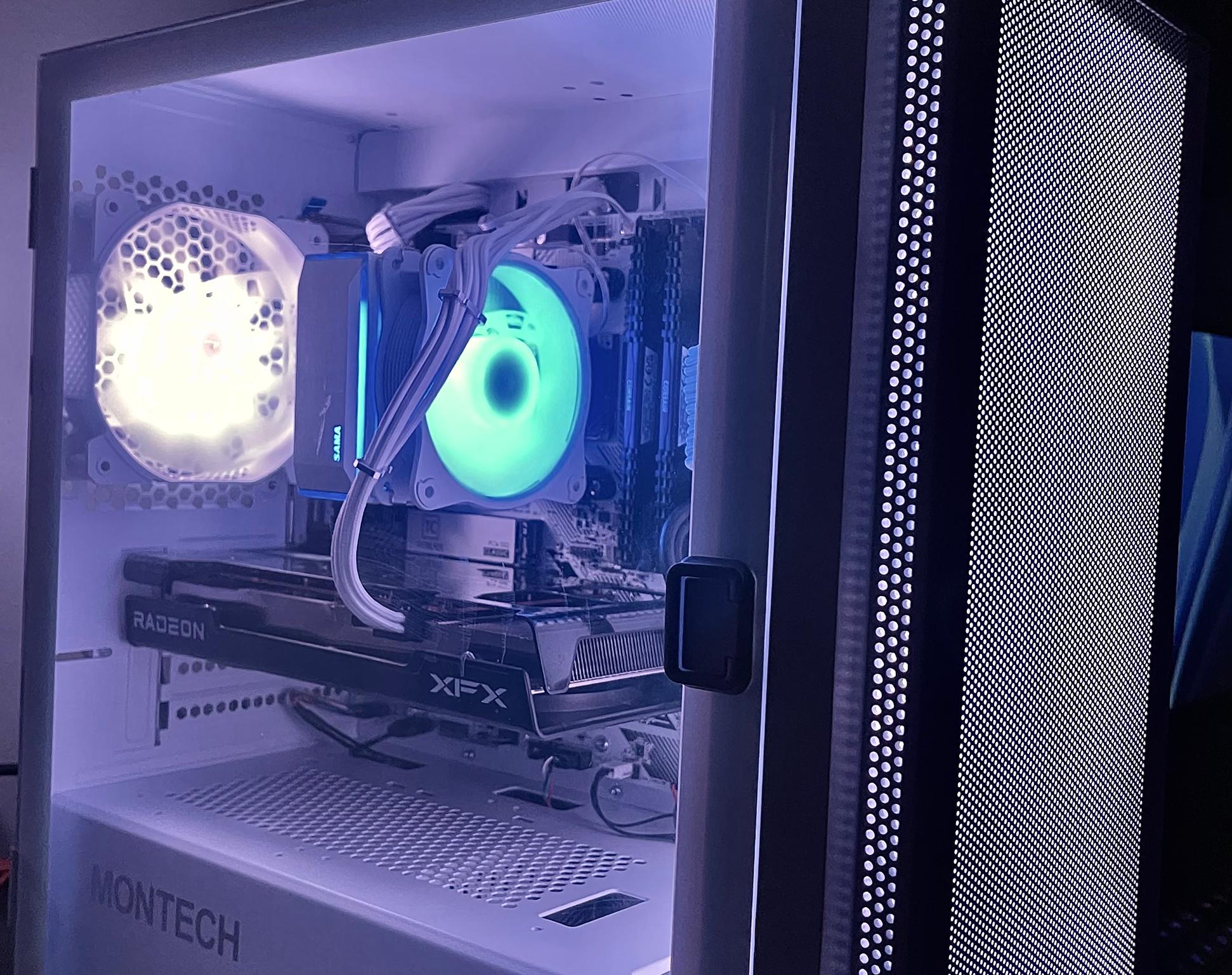 🥶 ALL WHITE 1080p Streaming/Gaming PC | RX 6600, Ryzen 5 3600, 1TB SSD 🥶