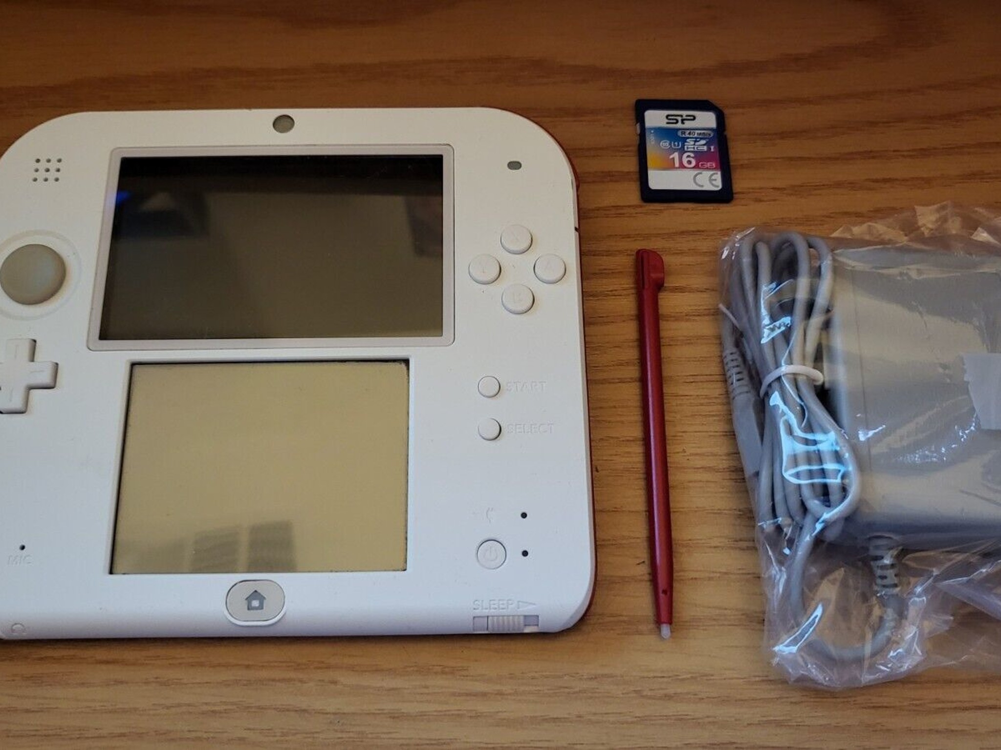 CUSTOM USER REFURBISHED Nintendo 2DS White/Red Handheld Console, New Super Mario Bros 2 Edition