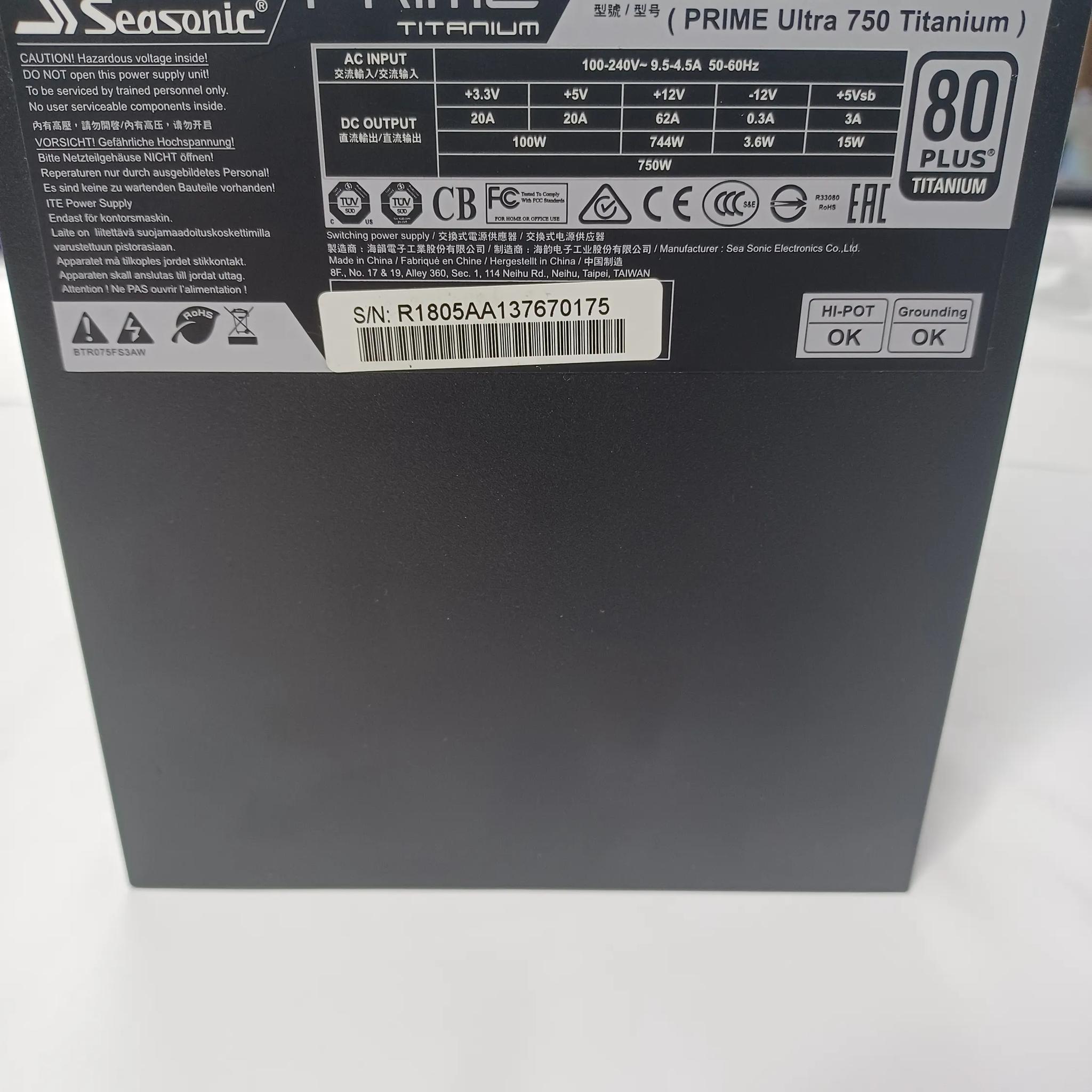 Seasonic 750 W 80+ Titainium power supply