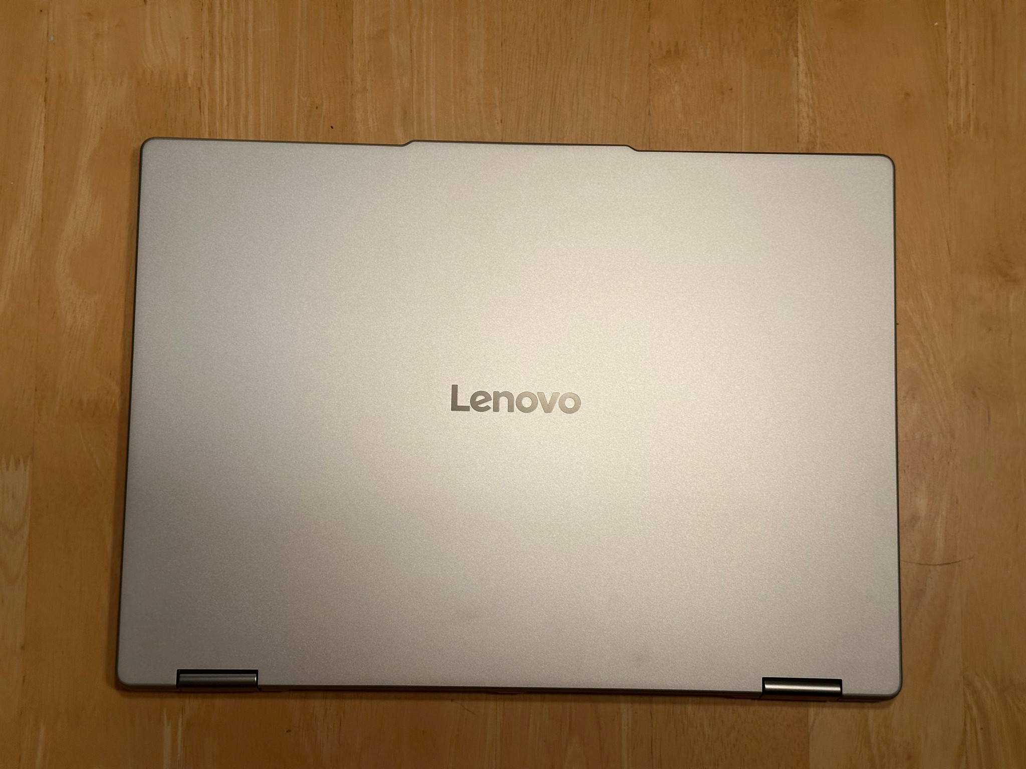 New Lenovo Yoga OLED 16" 7a 2-in-1 Touchscreen Laptop - AMD Ryzen AI 7 445 - 24G RAM - 512GB SSD